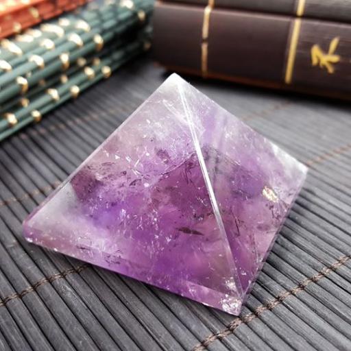 紫水晶金字塔