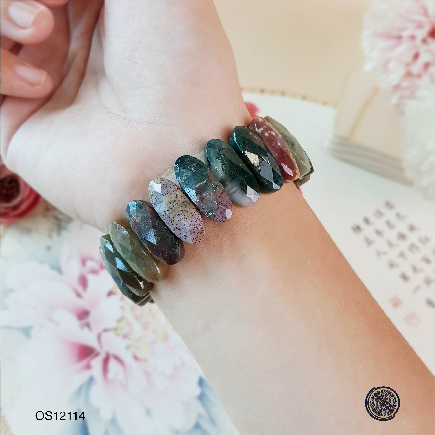 8.5mm x 20mm 血石手排