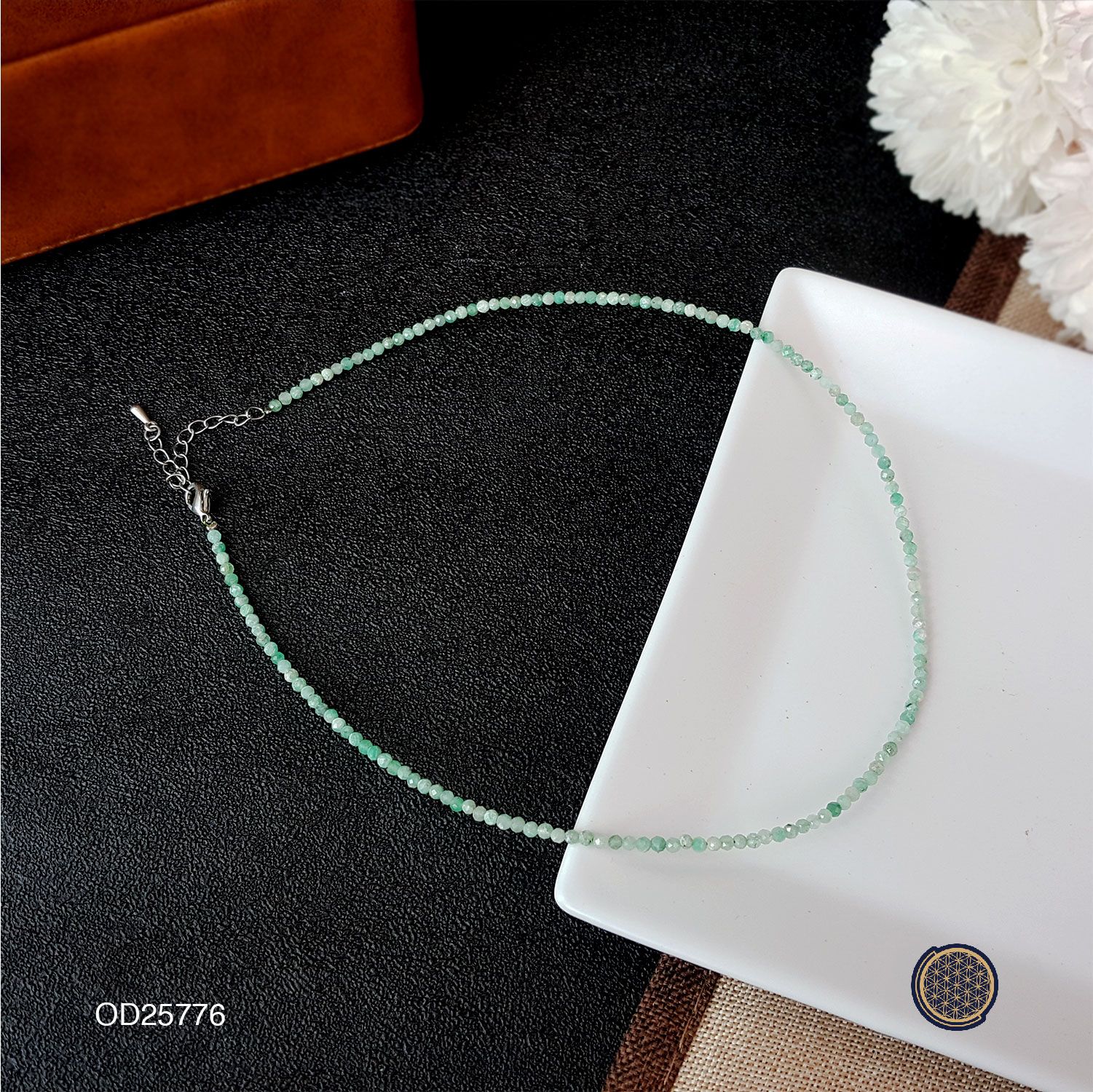 Emerald Cutting Necklace