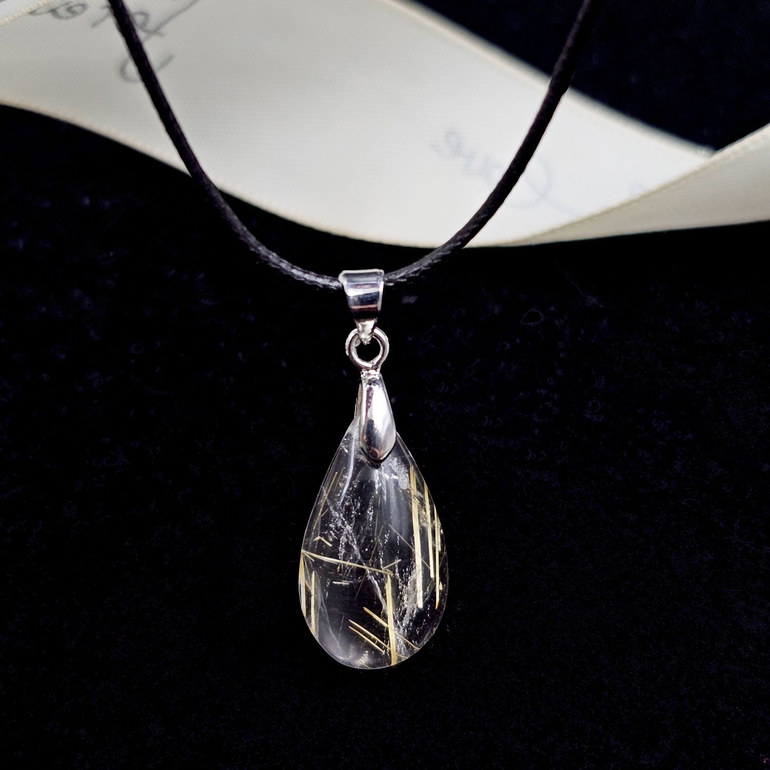 钛晶 / 发晶水滴形吊坠