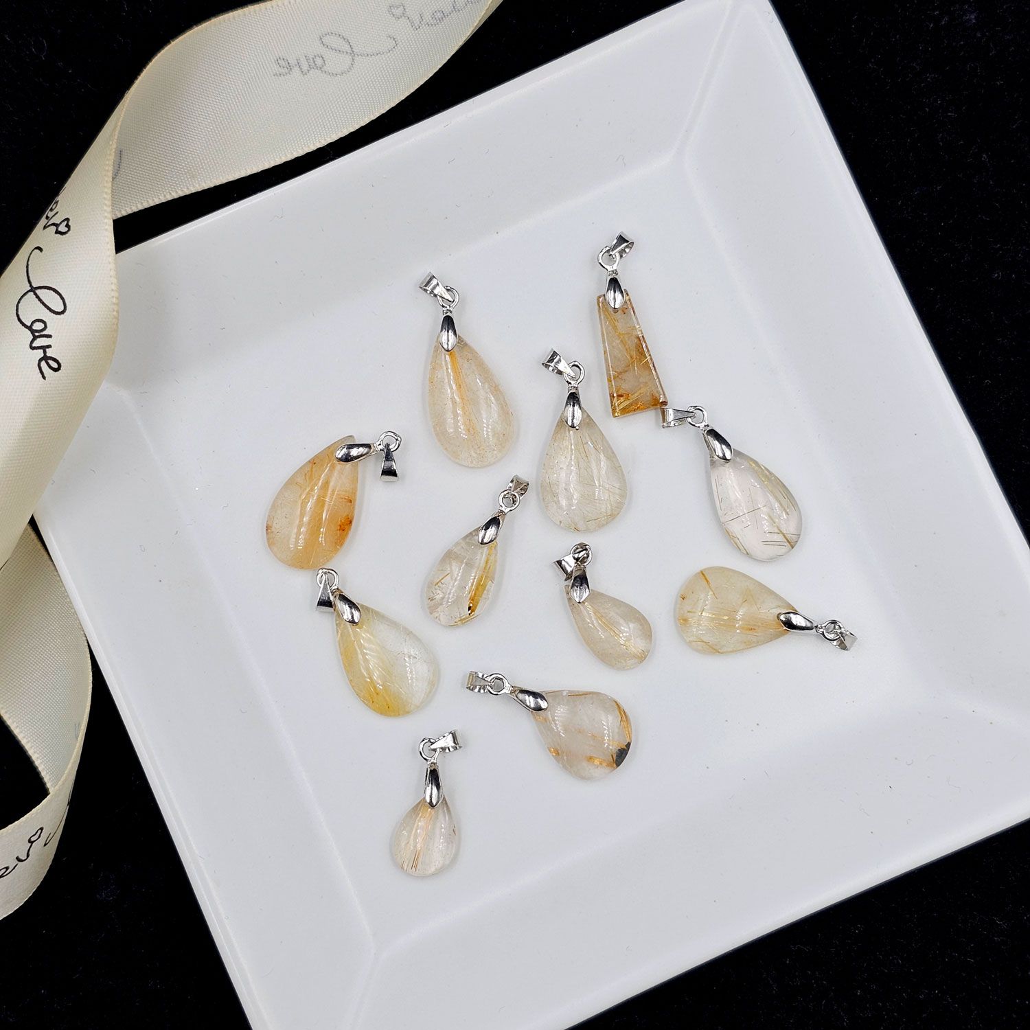 钛晶 / 发晶水滴形吊坠