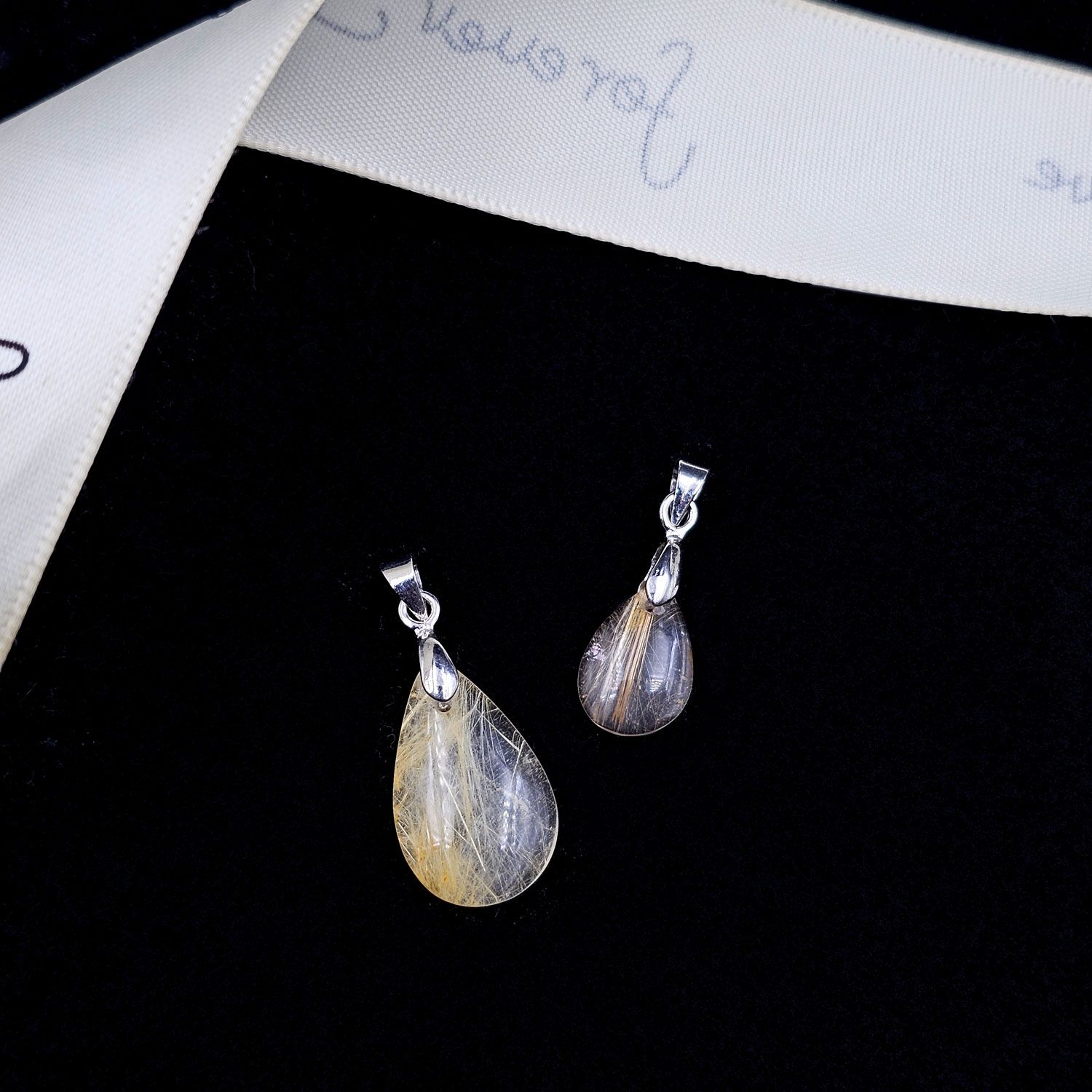 钛晶 / 发晶水滴形吊坠