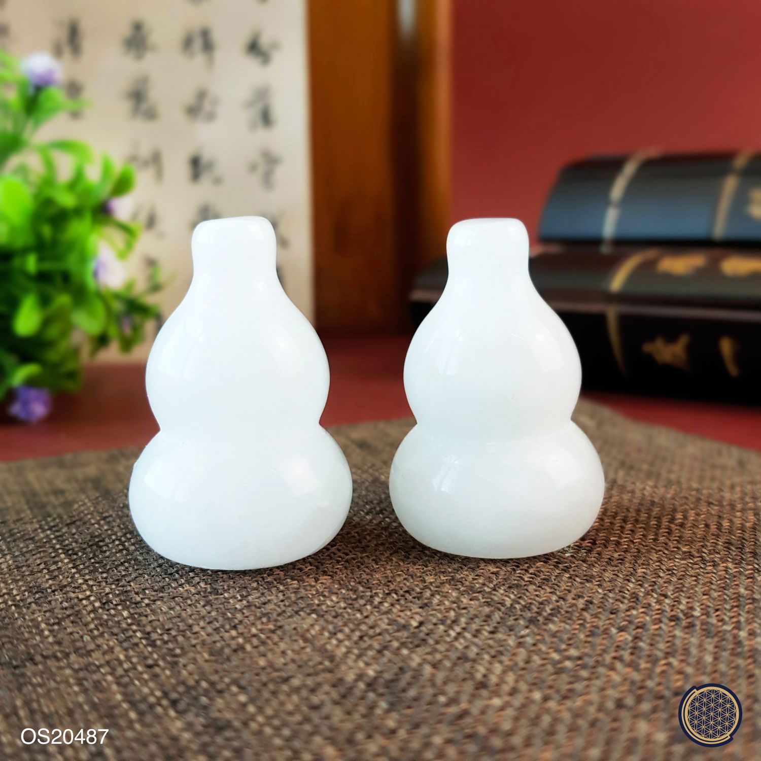 25mm x 38mm White Jade Hulu Decoration