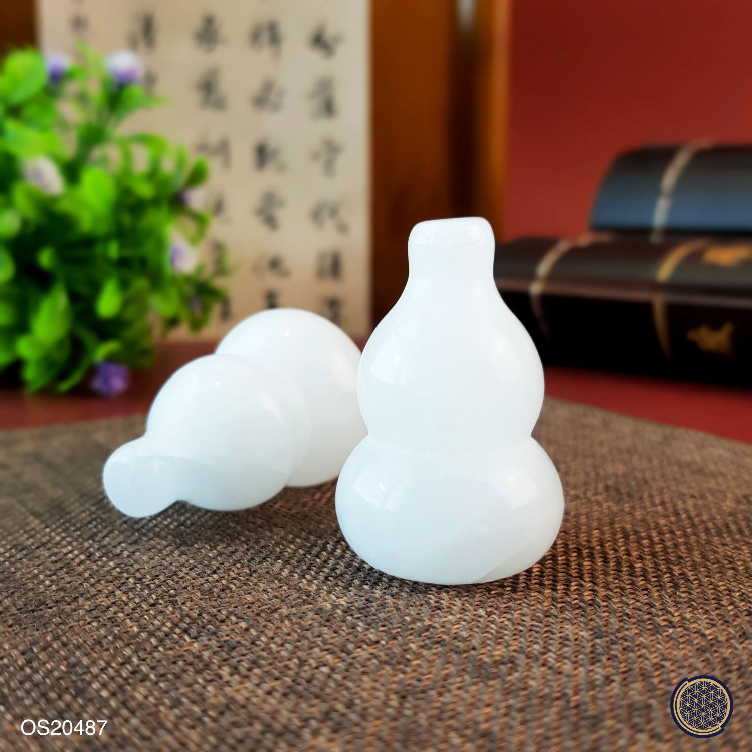 25mm x 38mm White Jade Hulu Decoration