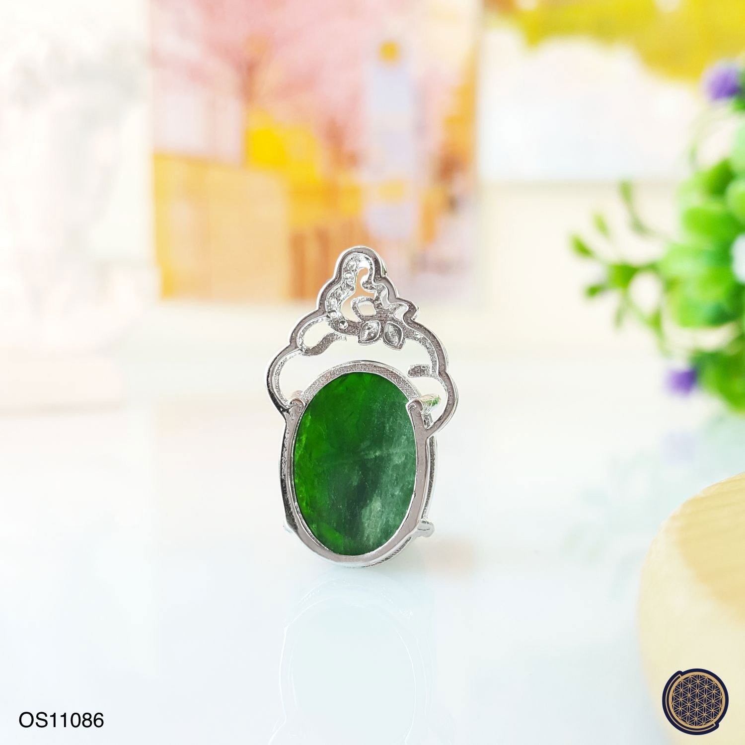 24mm x 14.5mm Diopside Oval Pendant