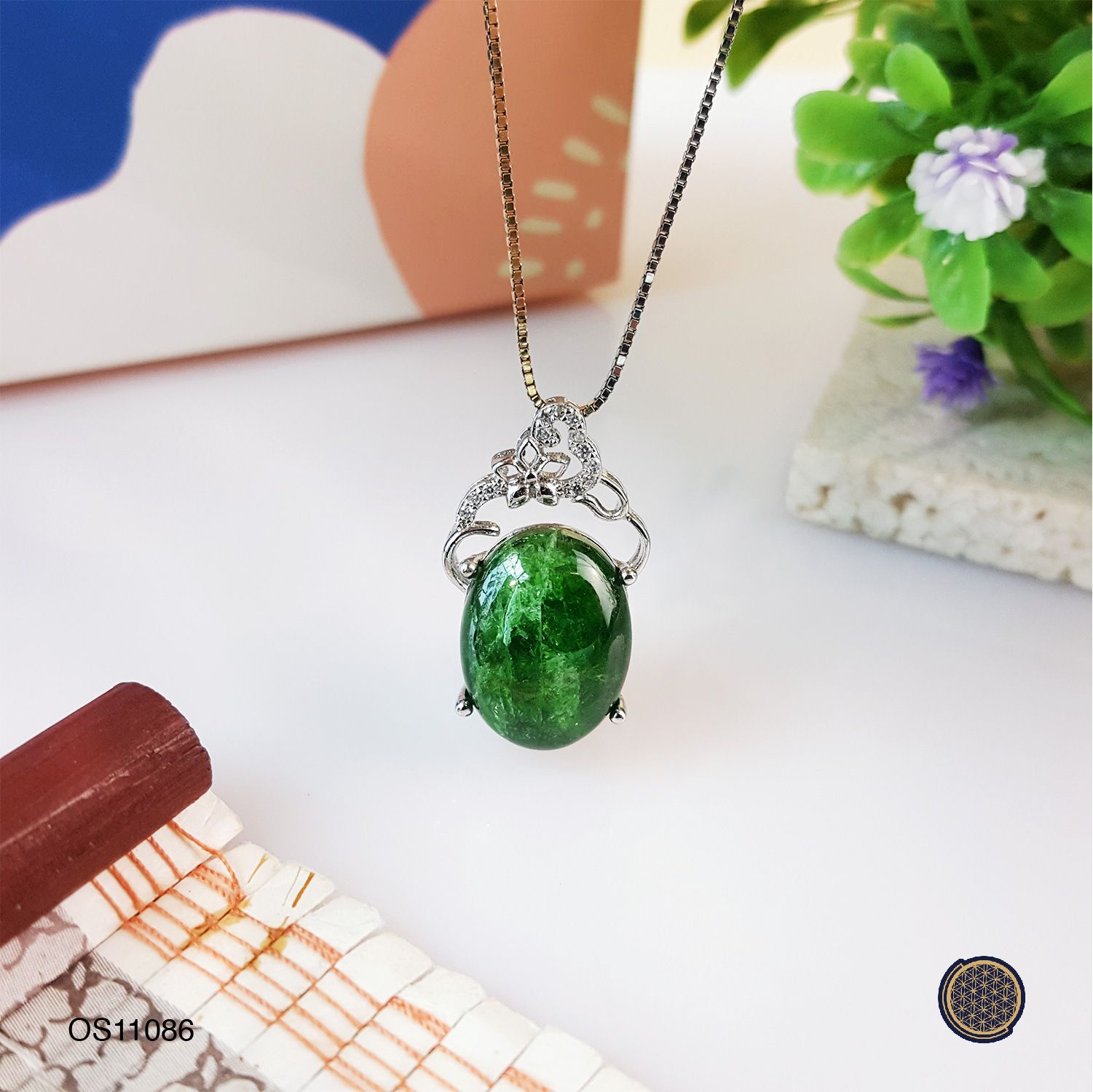 24mm x 14.5mm Diopside Oval Pendant