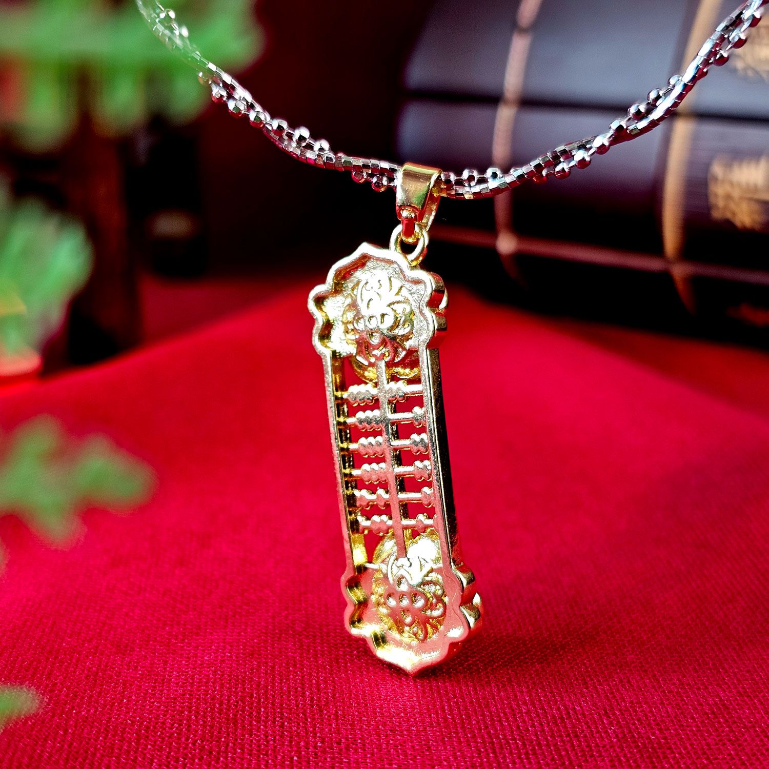 8mm 绿碧玉/青玉算盘吊坠-金色