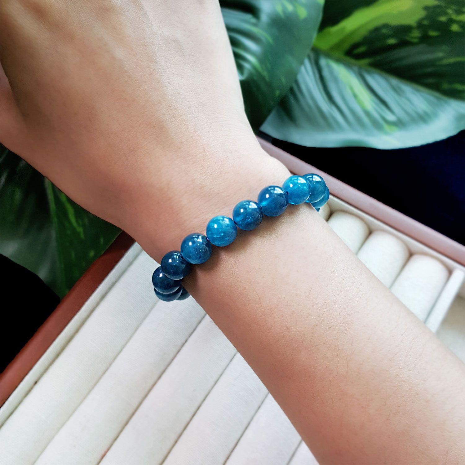 8-8.5mm High Grade Blue Apatite Bracelet