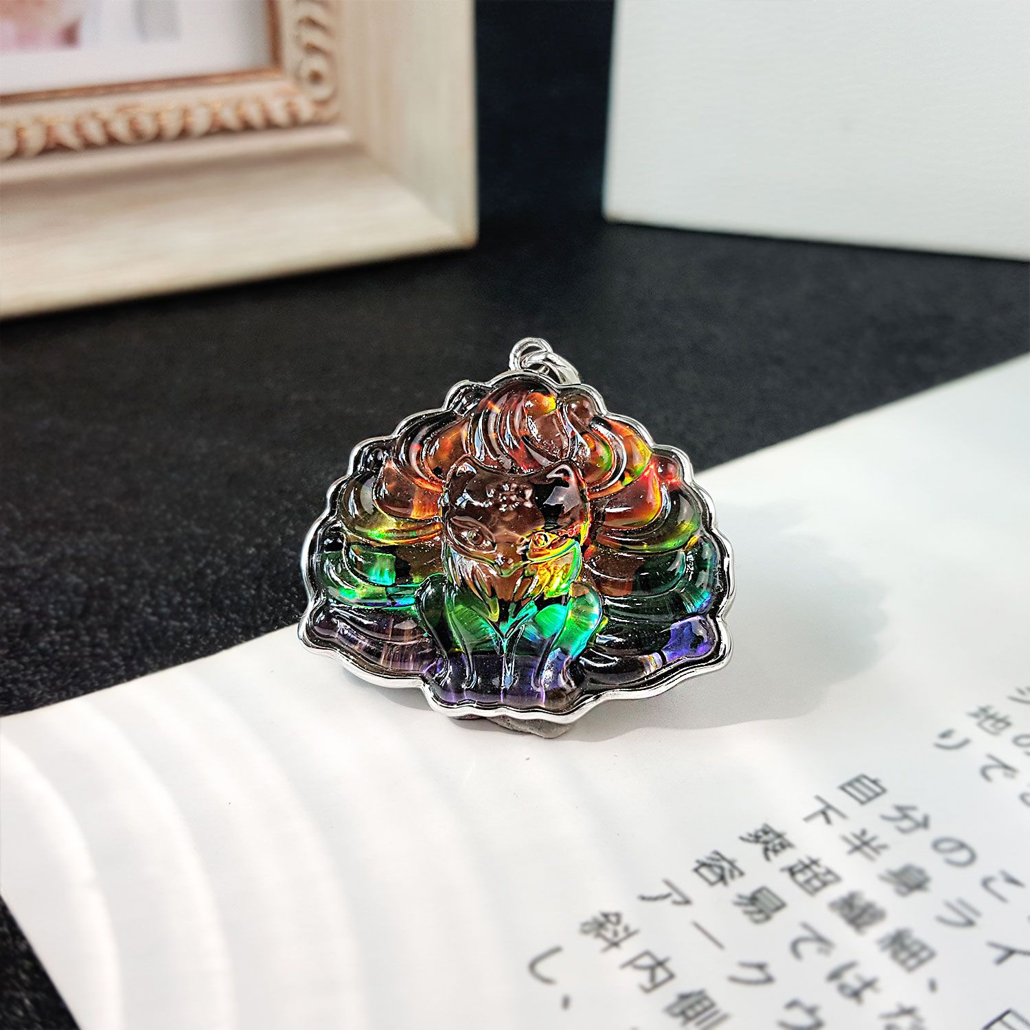 25mm x 32mm 加拿大斑彩九尾狐仙顺色拼图吊坠