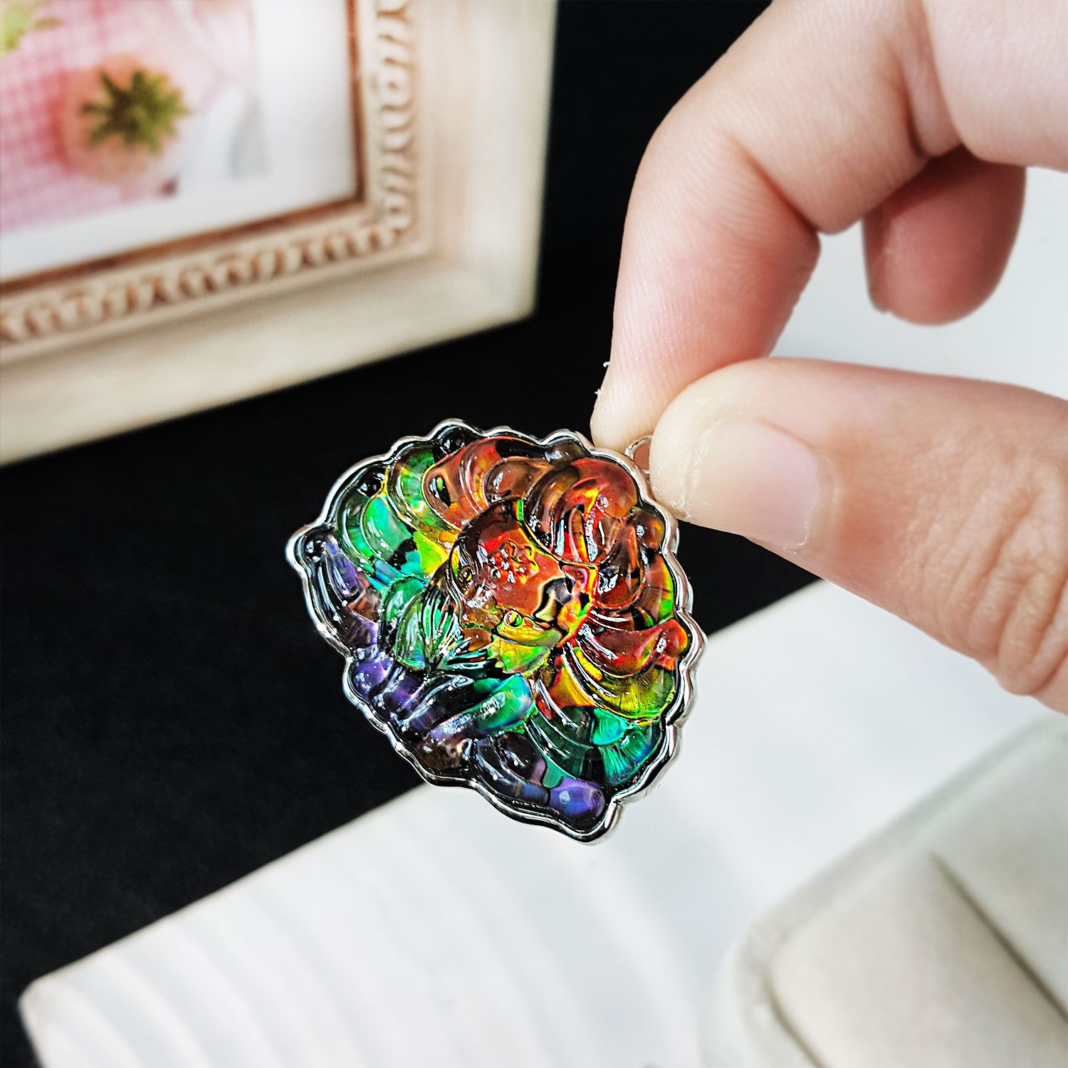 25mm x 32mm 加拿大斑彩九尾狐仙顺色拼图吊坠
