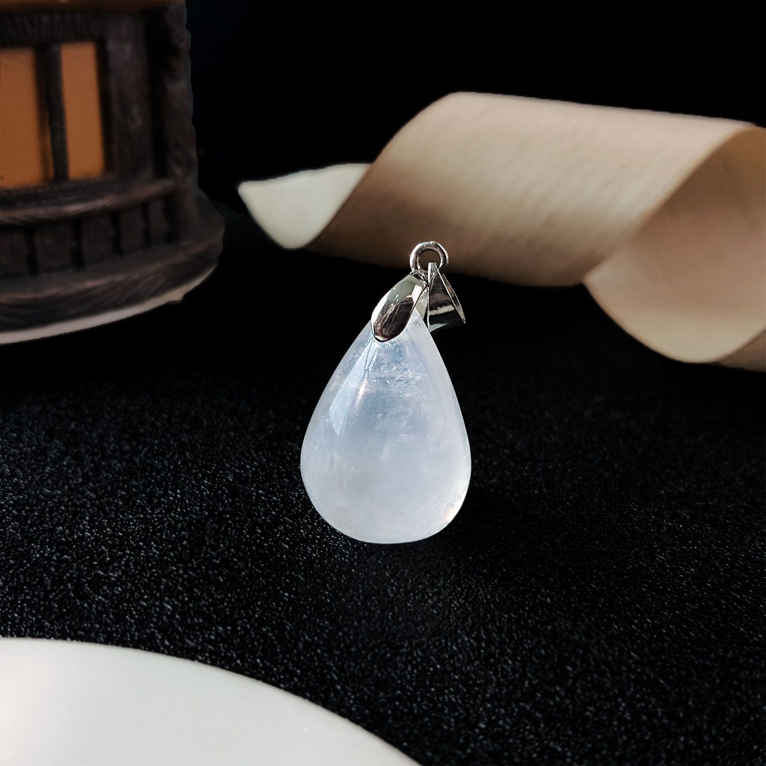 16mm x 33mm 彩虹月光石水滴形吊坠