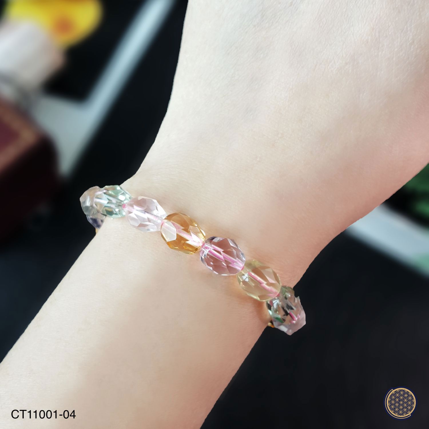 高端桶珠形七彩水晶手链