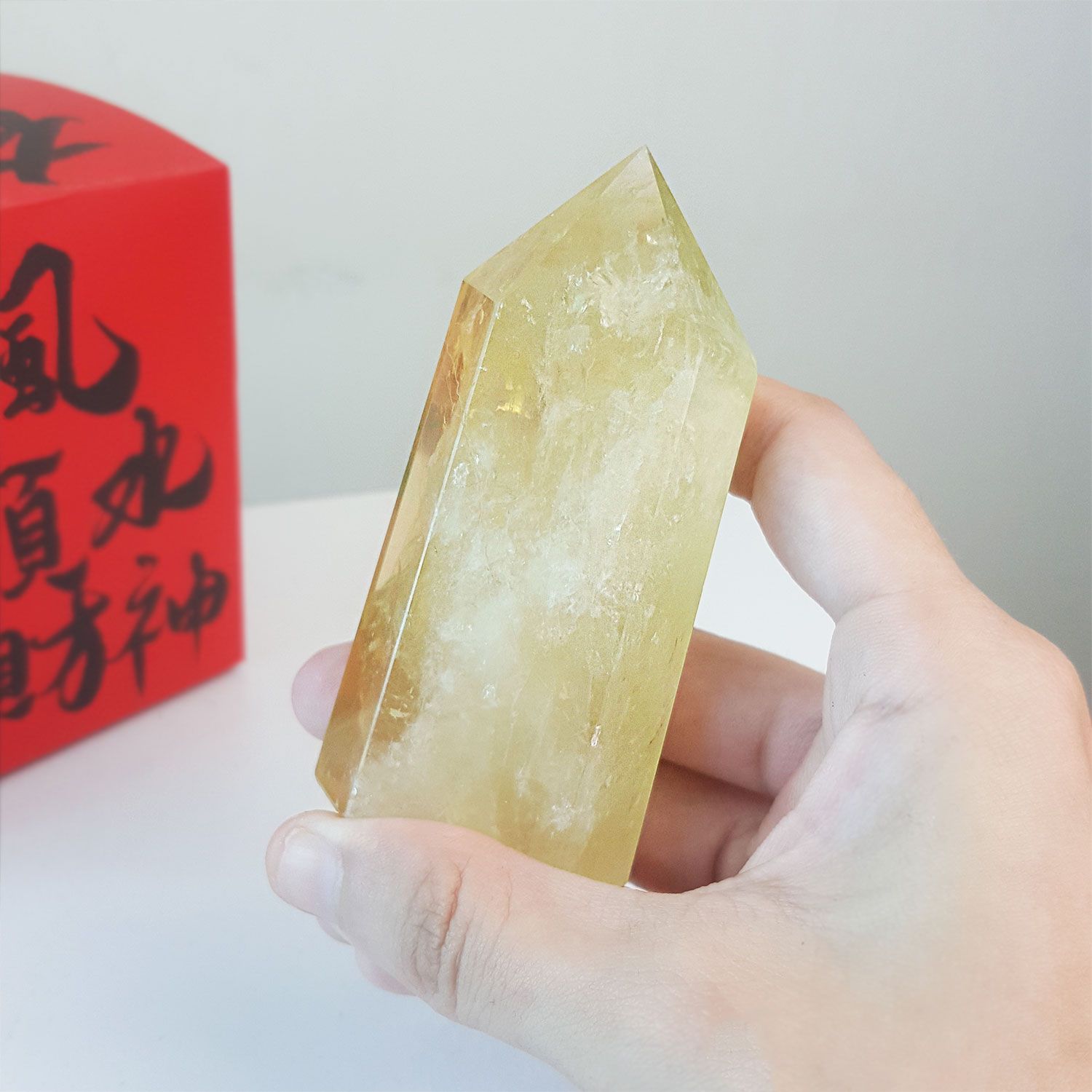 黄水晶柱搭配木座