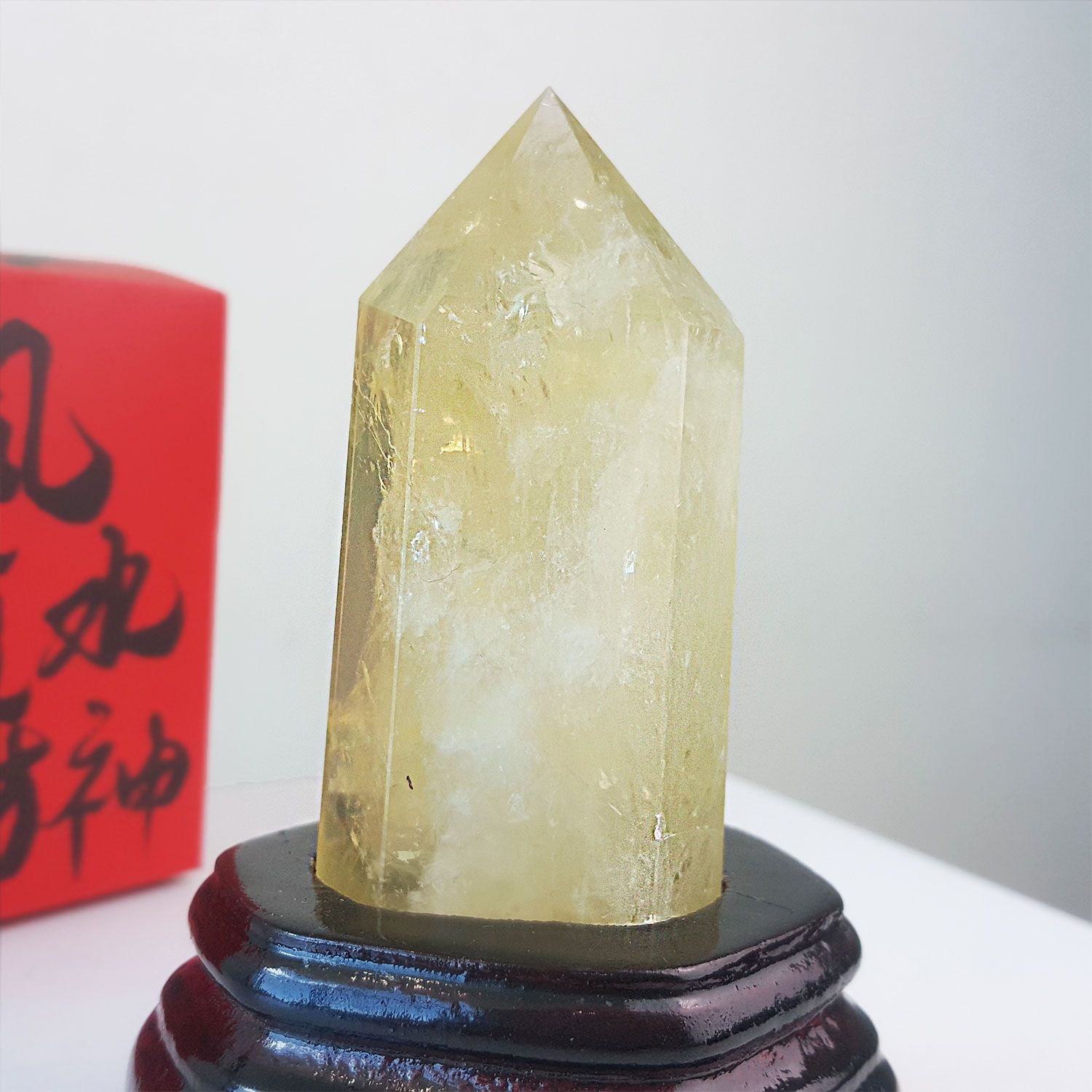 黄水晶柱搭配木座