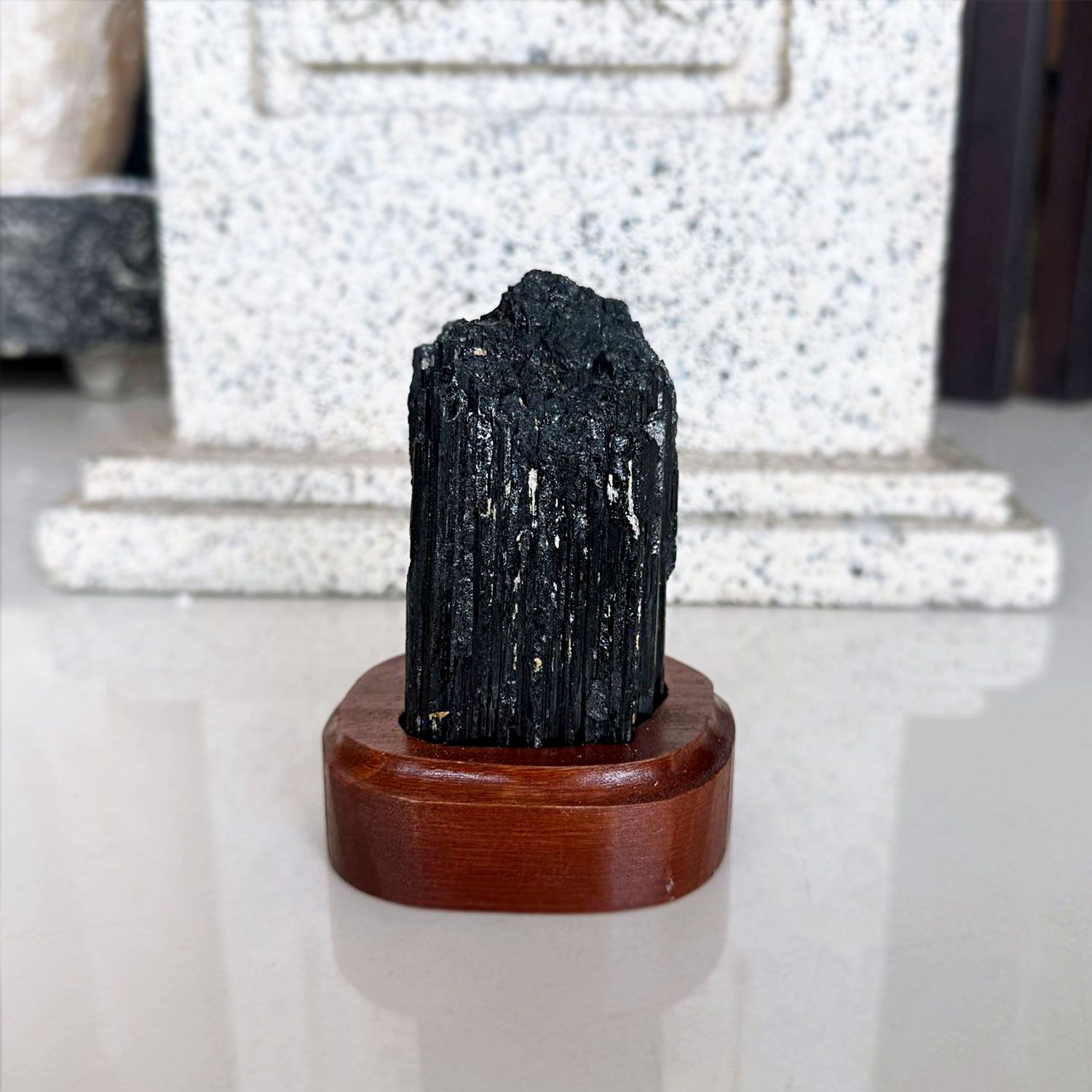 黑碧玺原矿搭配木座