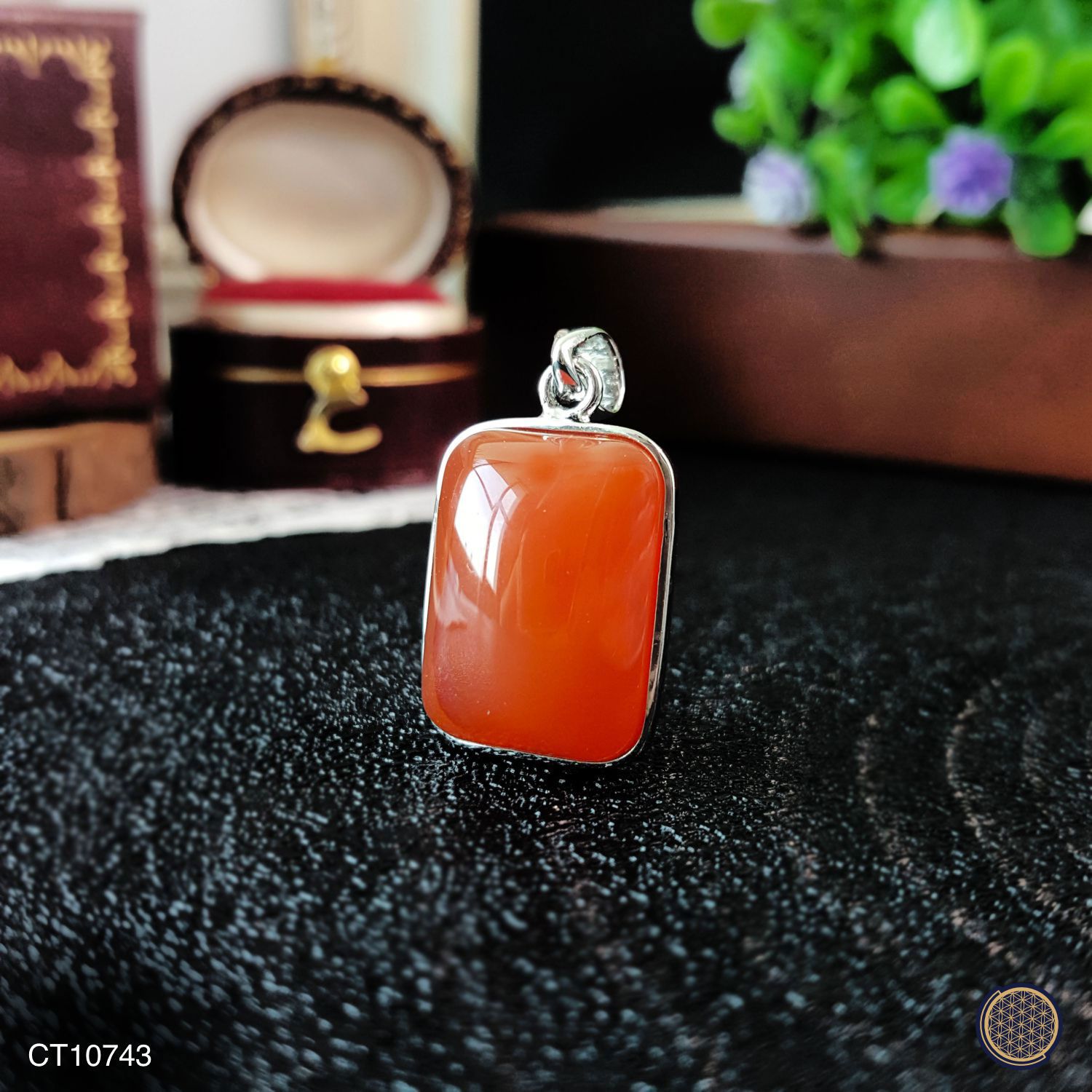 Red Agate   Pendant