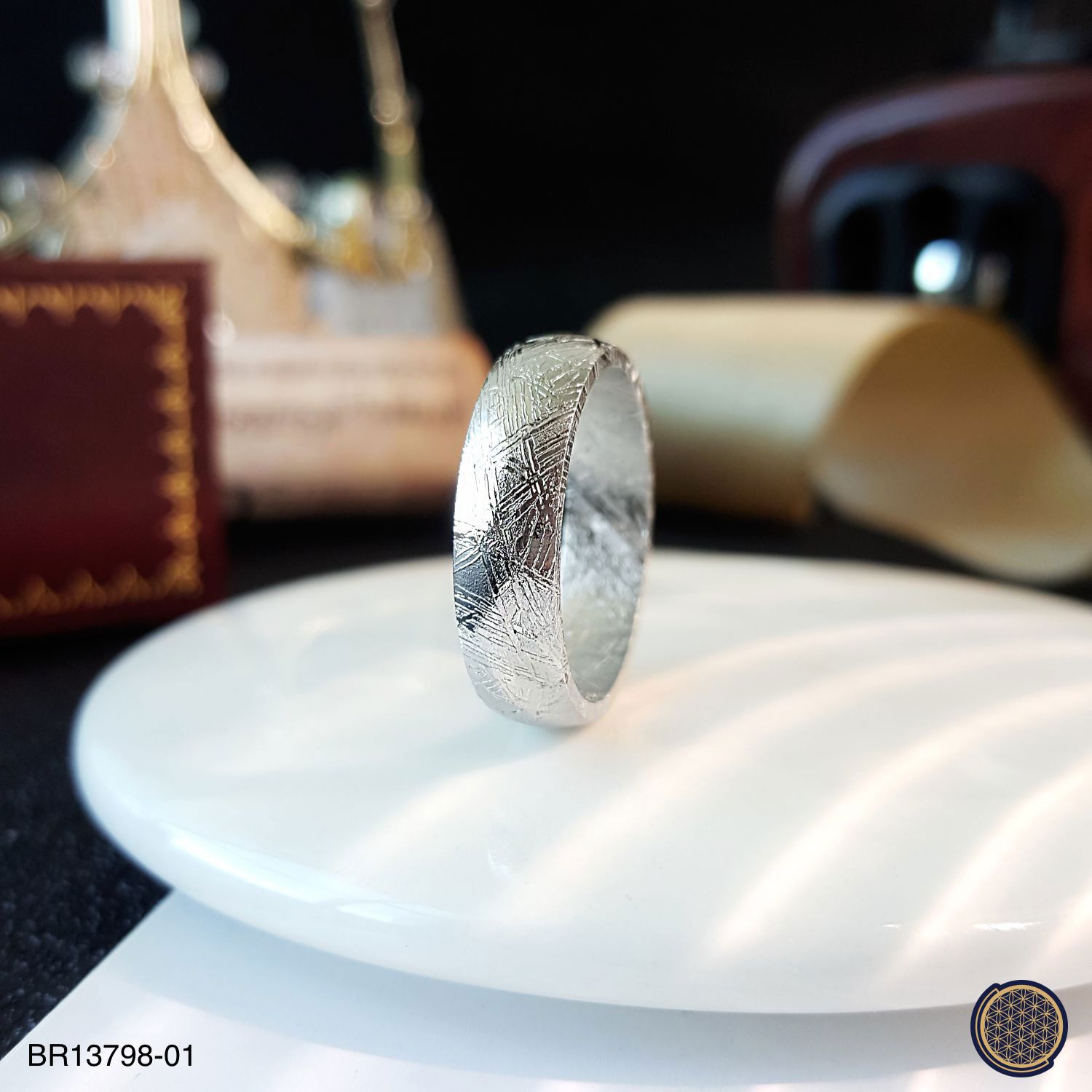 天铁整圈戒指 - 白金色