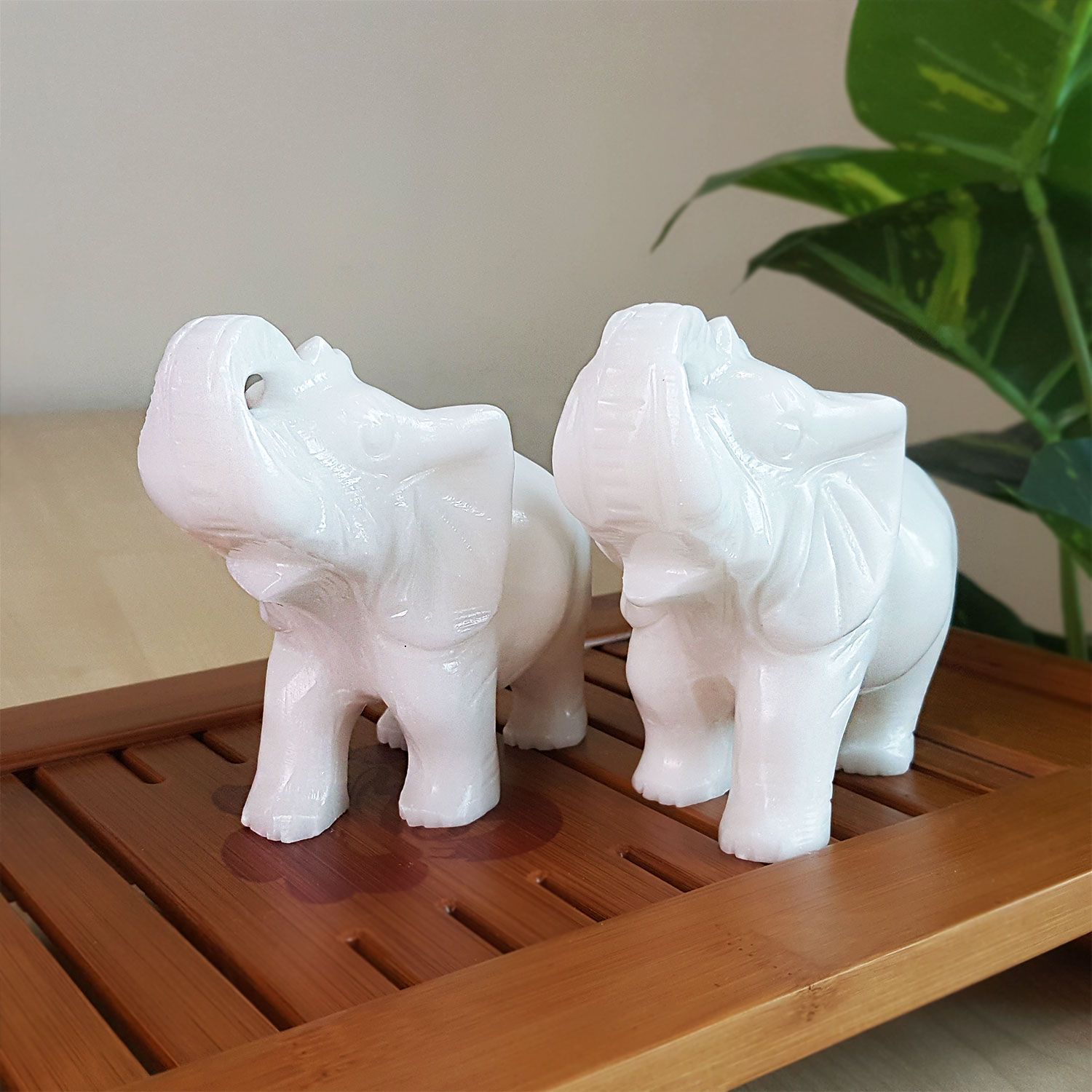 白玉吸财纳福象 (5寸)
