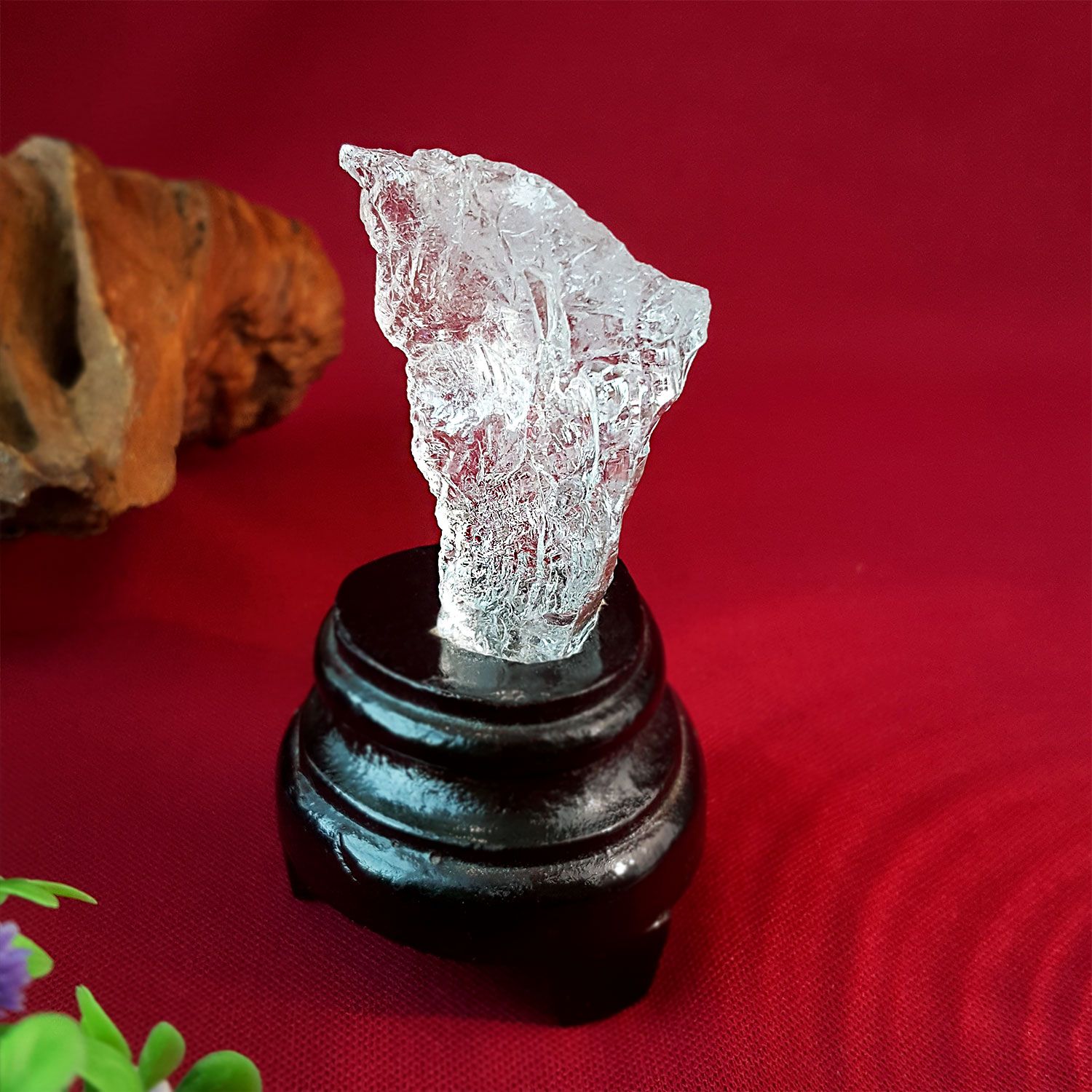 阿赛斯特莱水晶原石搭配木座