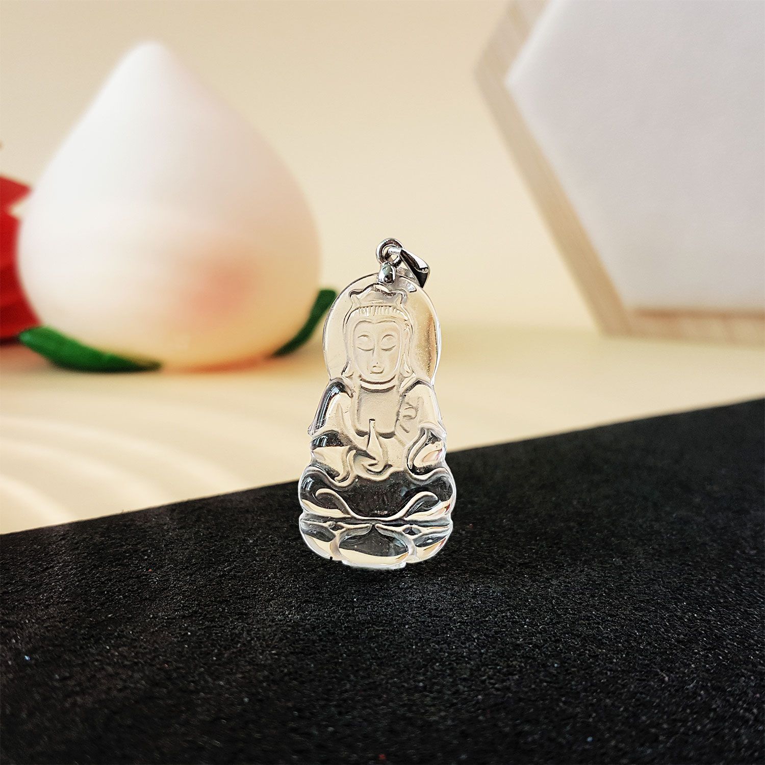 17X30mm 白水晶观音吊坠 (925镶嵌)
