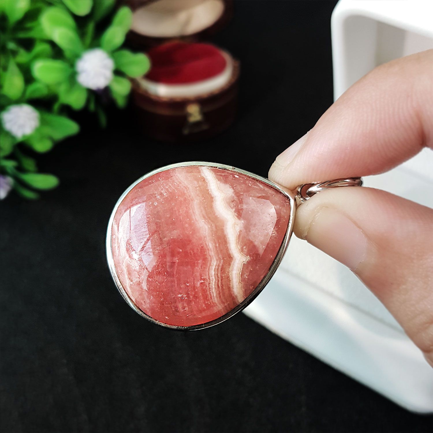 高级红纹石水滴形吊坠 (925)