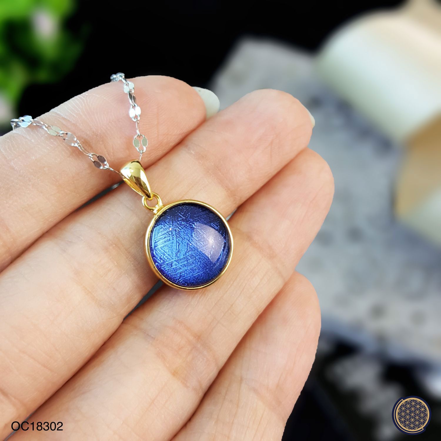 12mm Meteorite  Round Pendant - Blue (Gold Frame) 