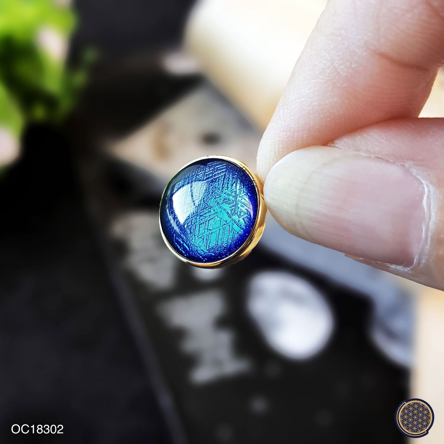 12mm Meteorite  Round Pendant - Blue (Gold Frame) 