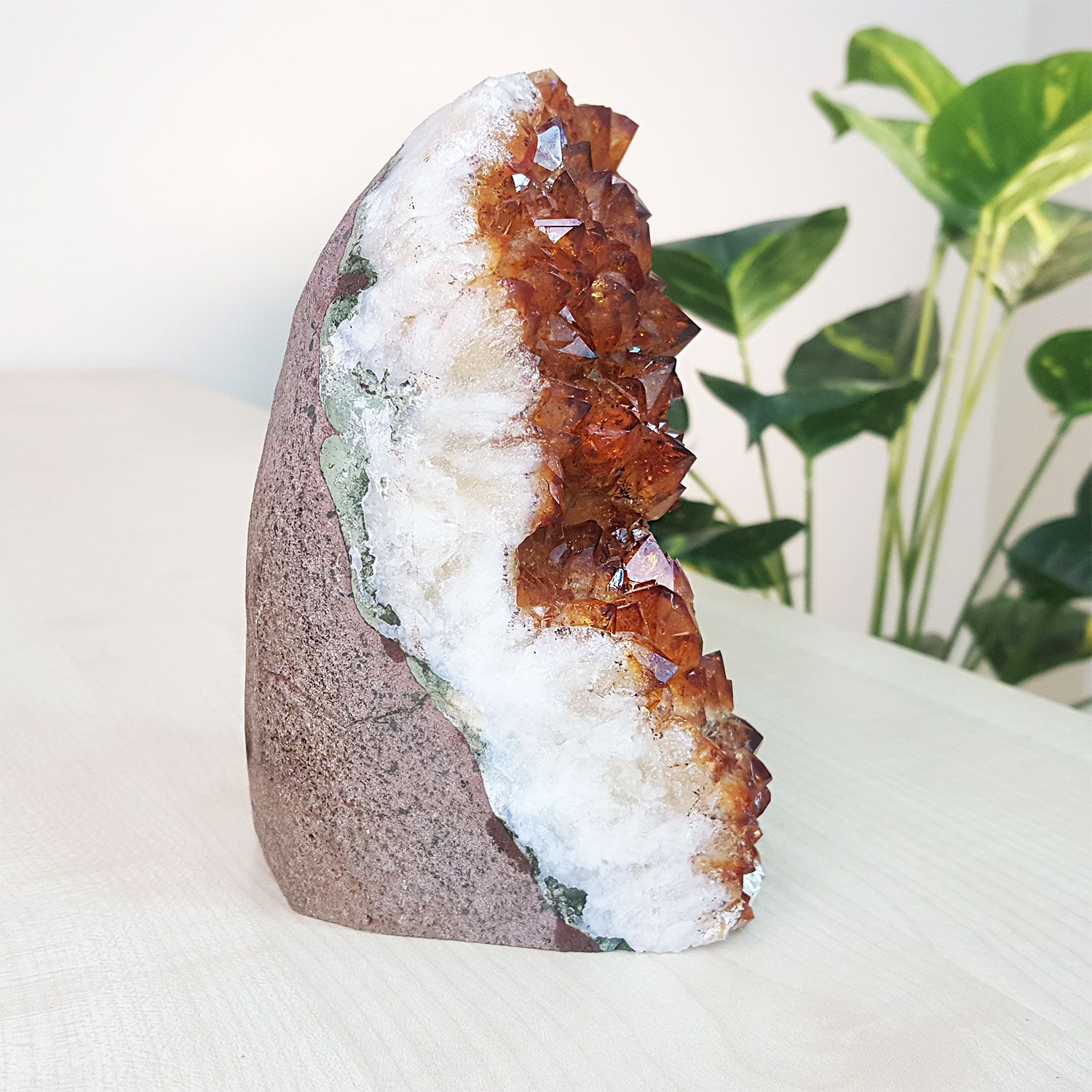 黄水晶石片