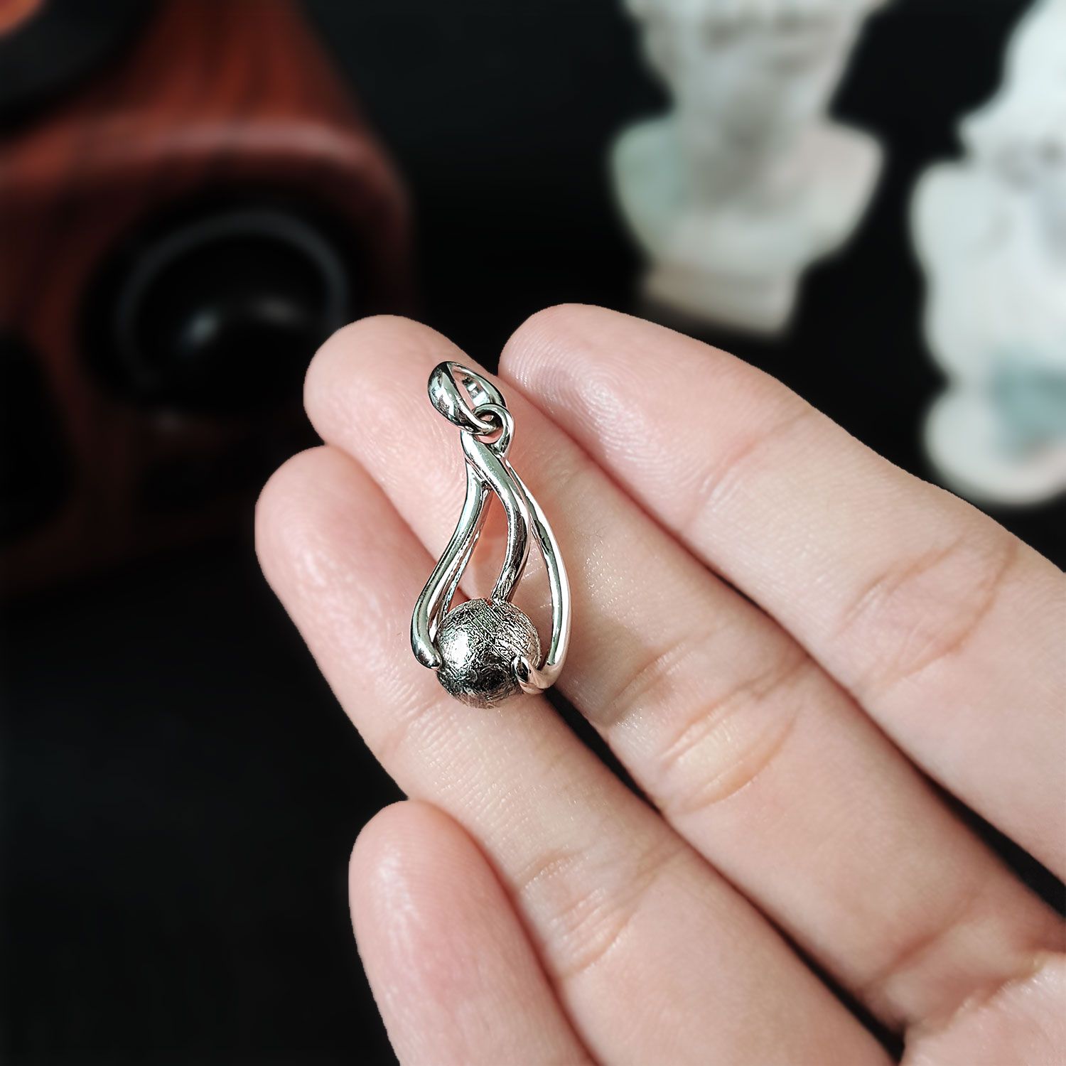 7mm 天铁龙爪吊坠