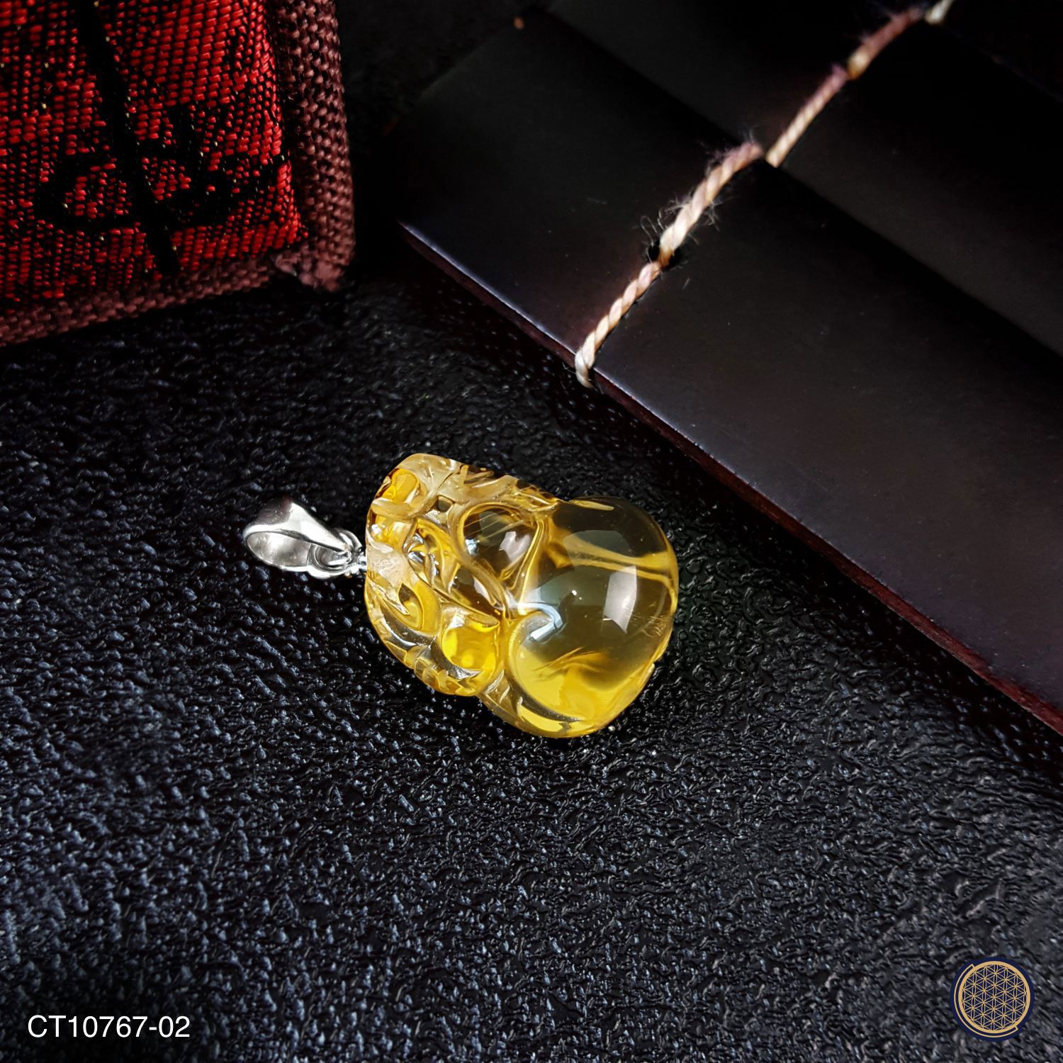 14mm x 27mm 高级黄水晶貔貅纯银吊坠