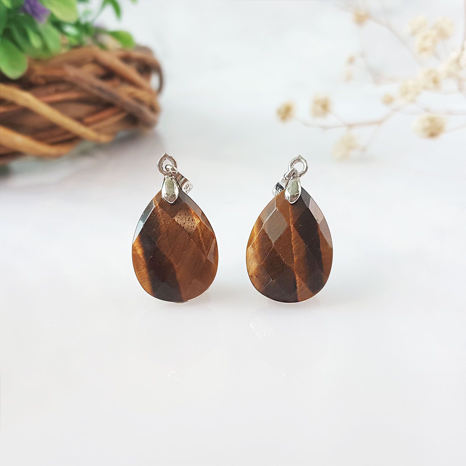 13mm x 27mm 黄虎眼水滴形切割面吊坠
