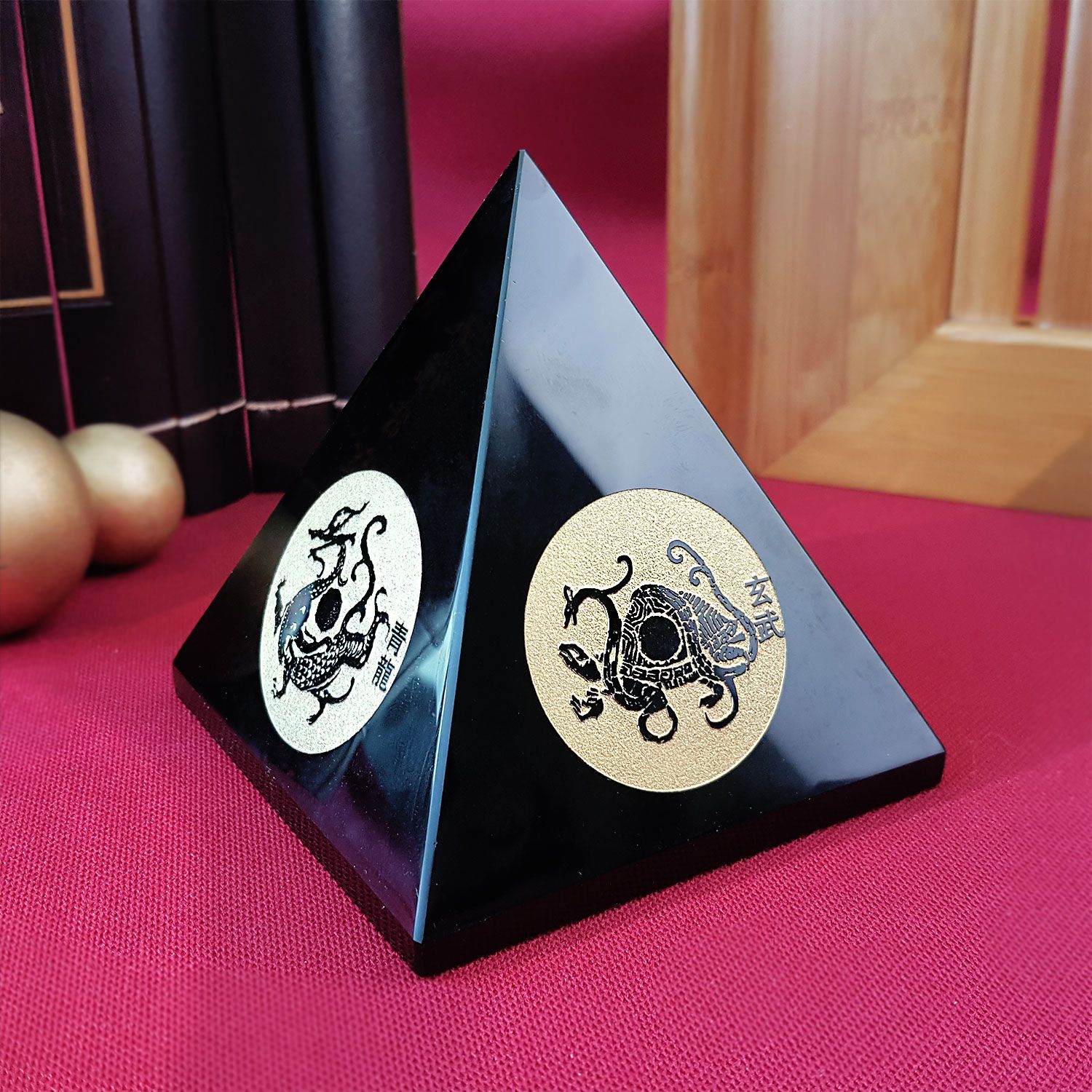 黑曜石金字塔四神兽 (8-9CM)
