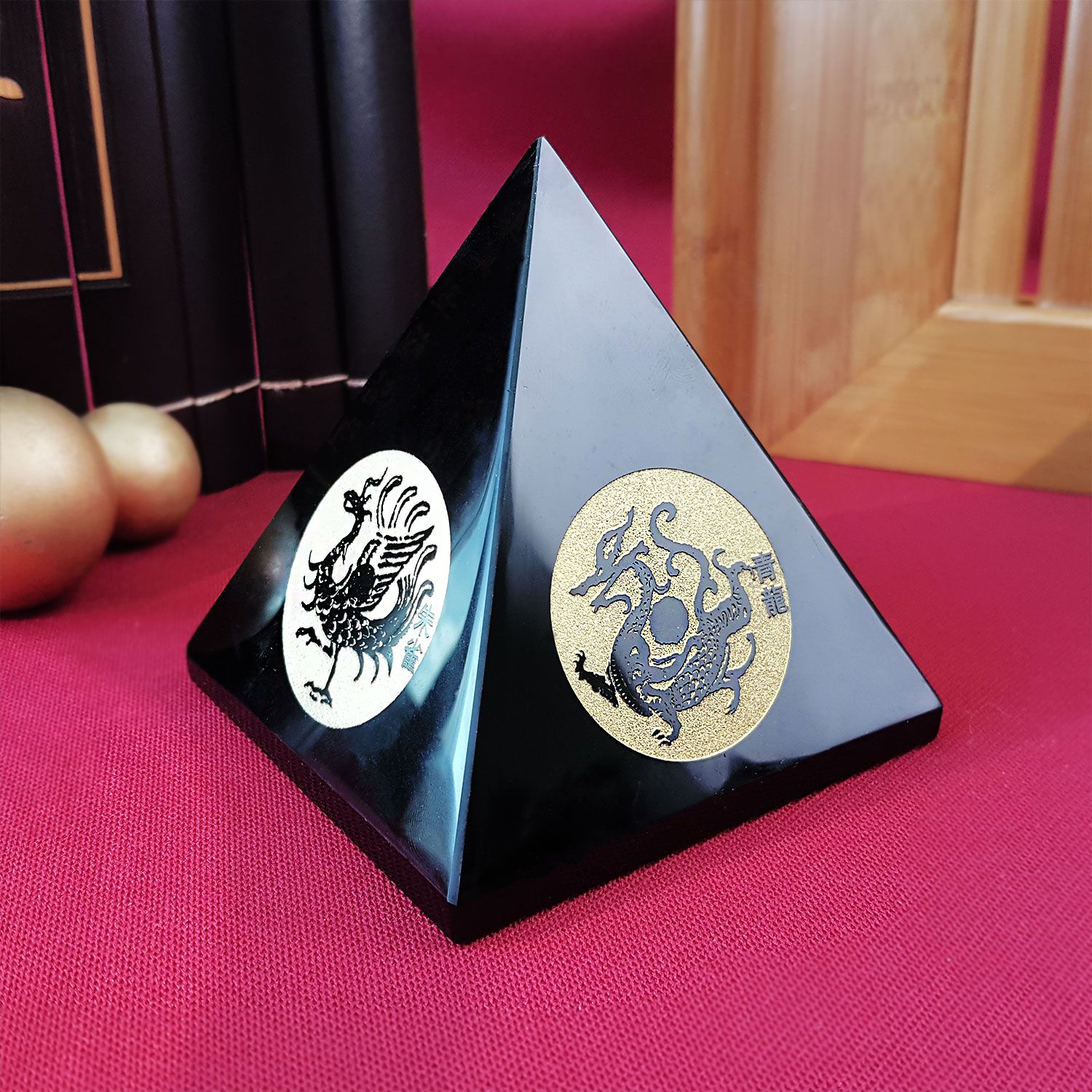 黑曜石金字塔四神兽 (8-9CM)