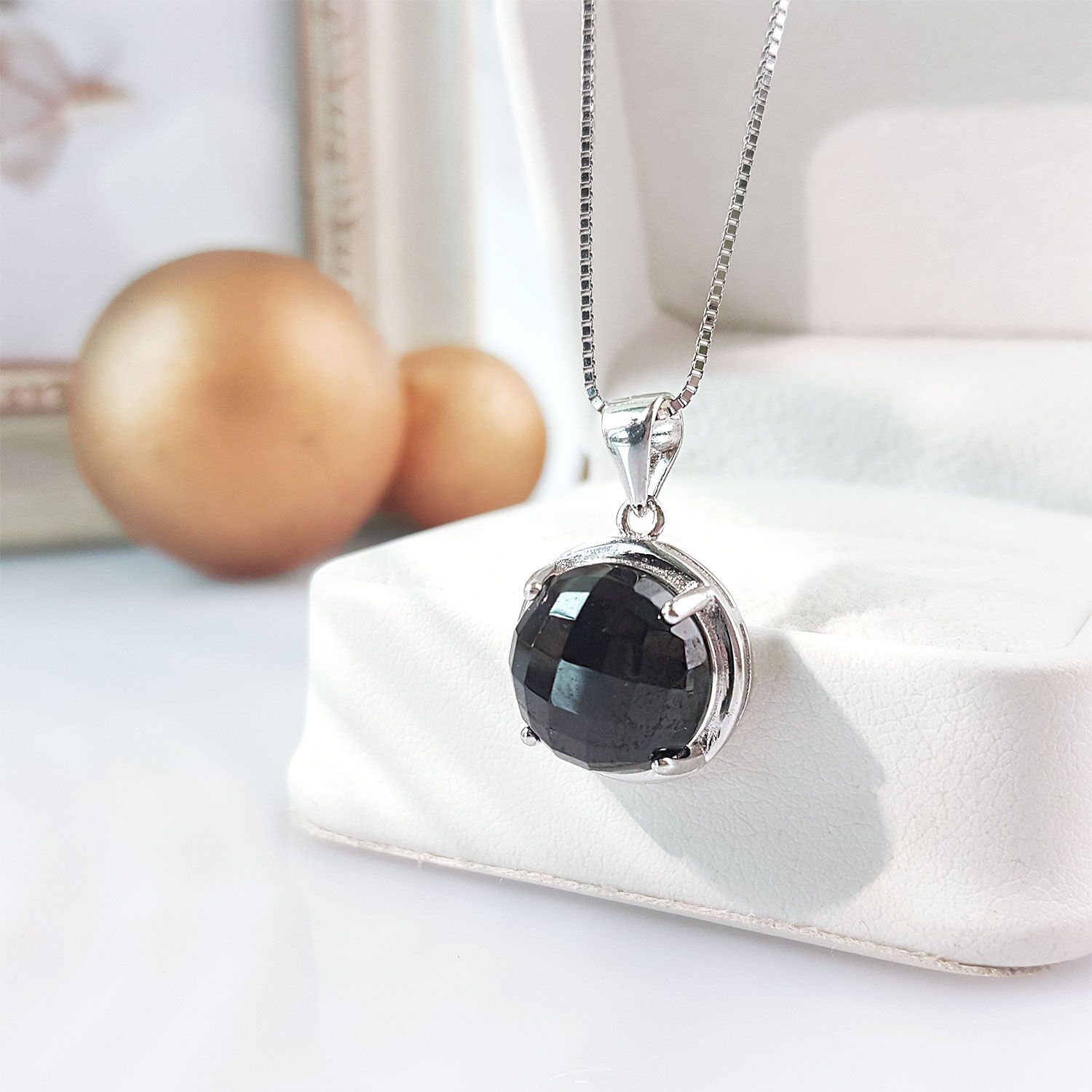 Onyx Round Cutting Pendant (925) 