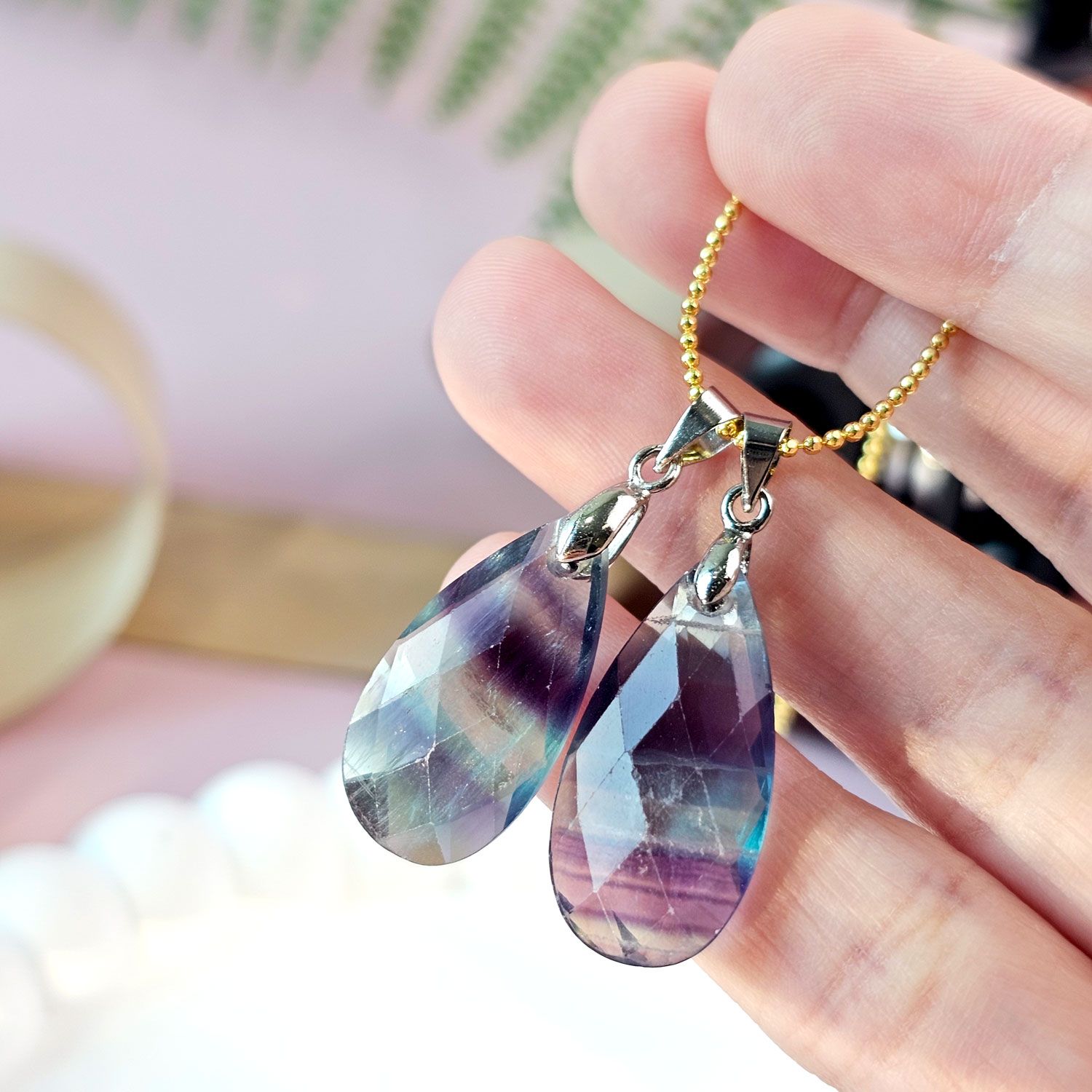 萤石水滴形切割面吊坠