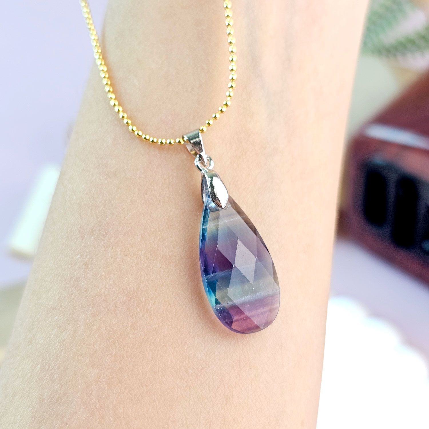 萤石水滴形切割面吊坠