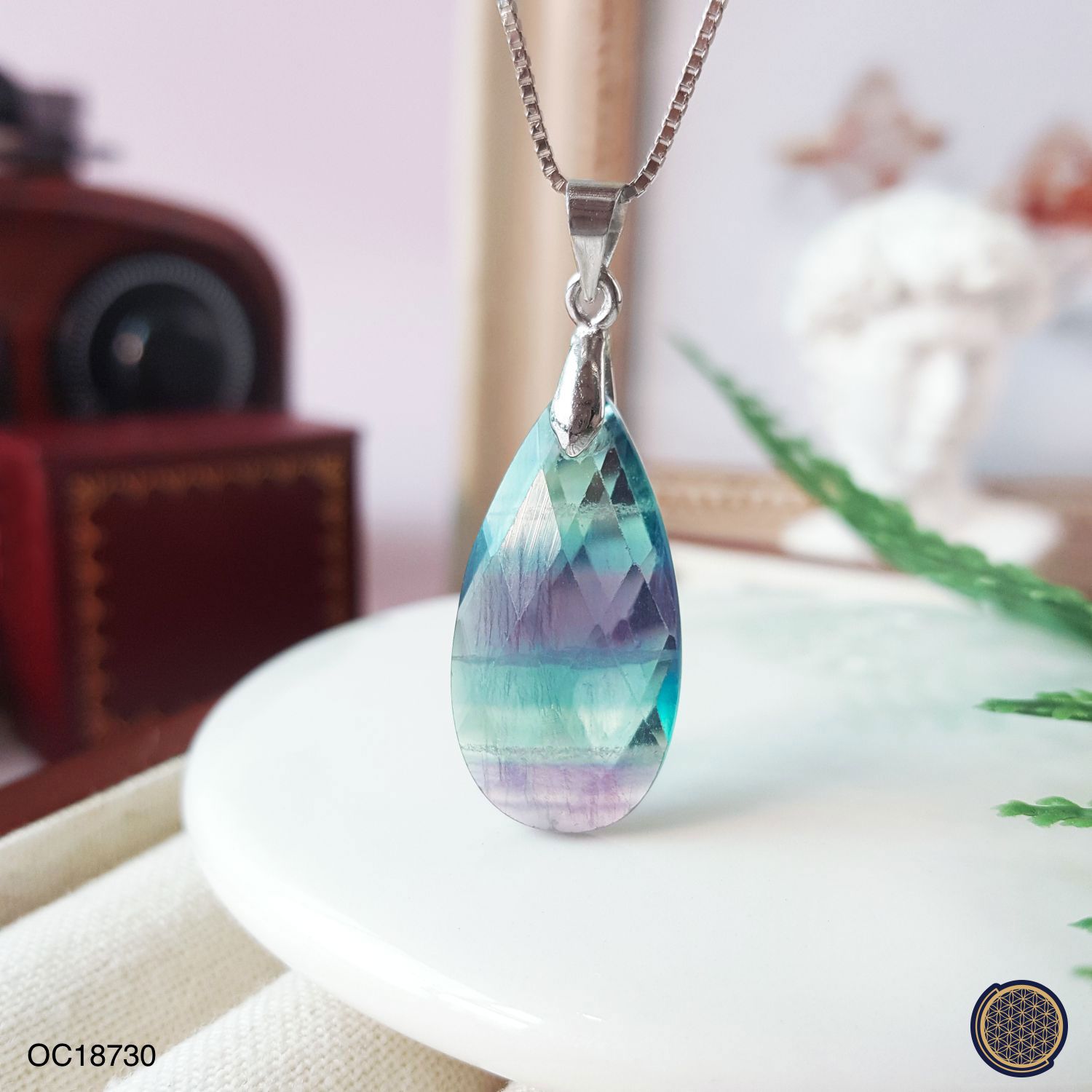 萤石水滴形切割面吊坠