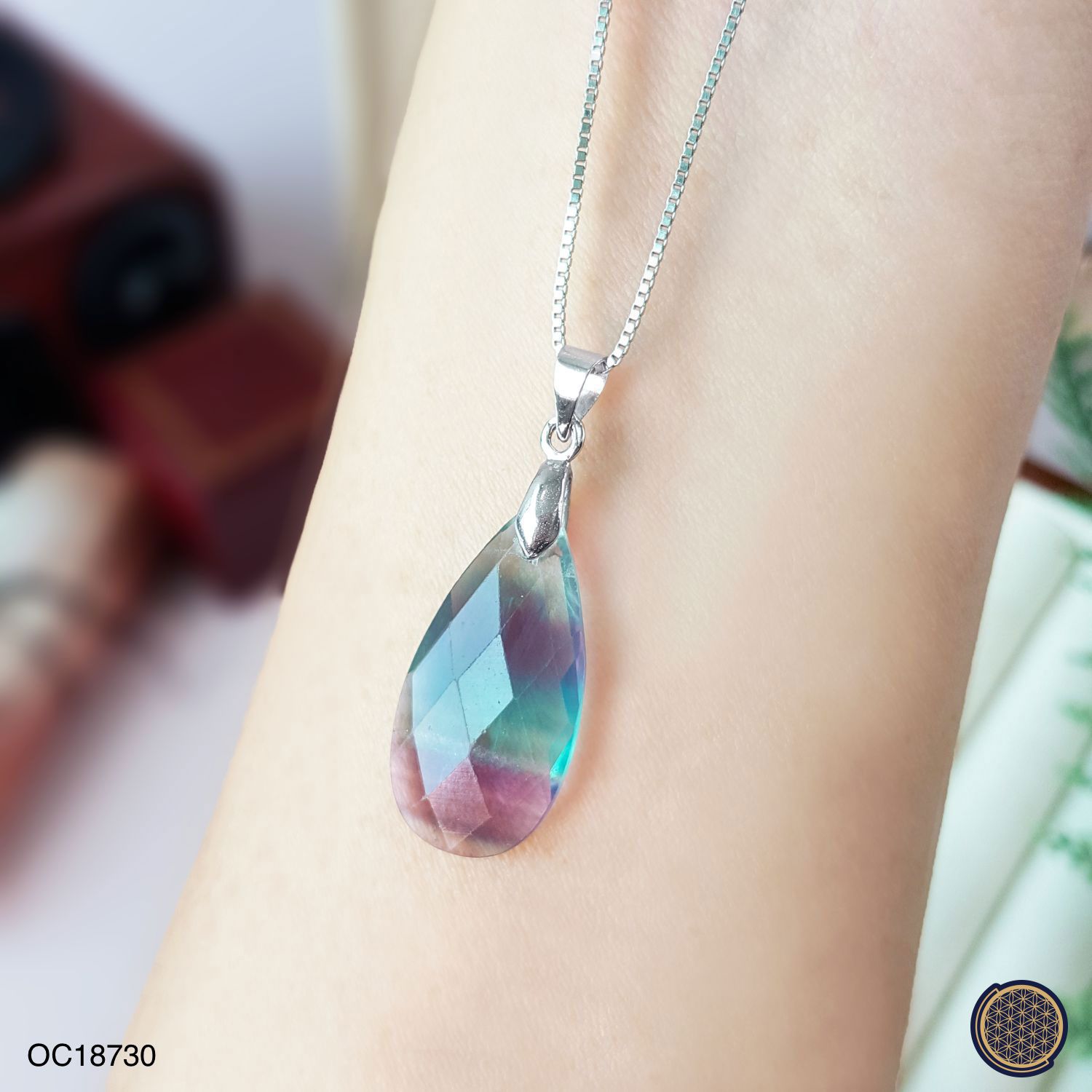 萤石水滴形切割面吊坠