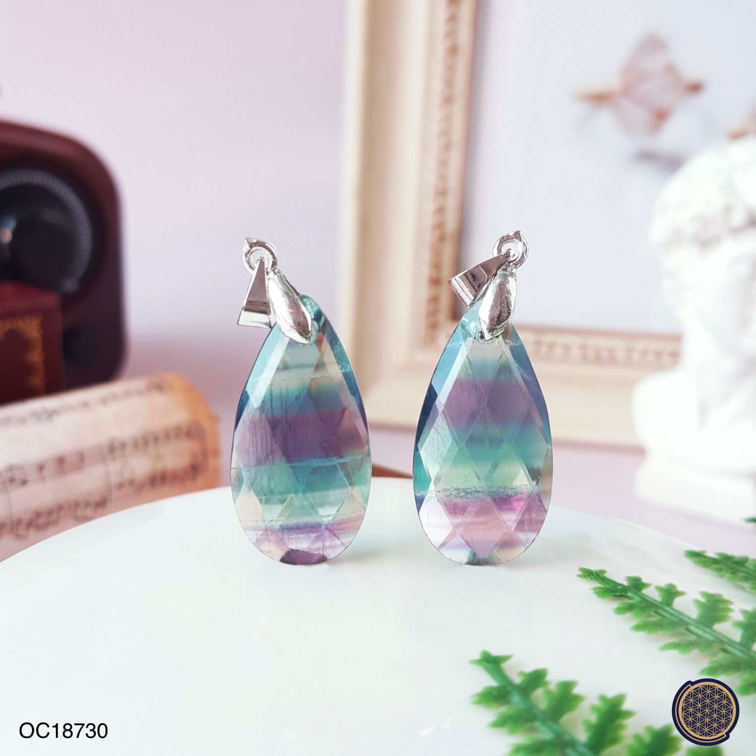 萤石水滴形切割面吊坠