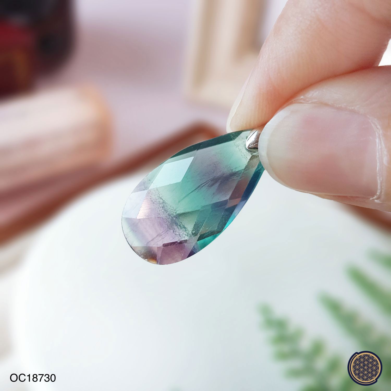 萤石水滴形切割面吊坠