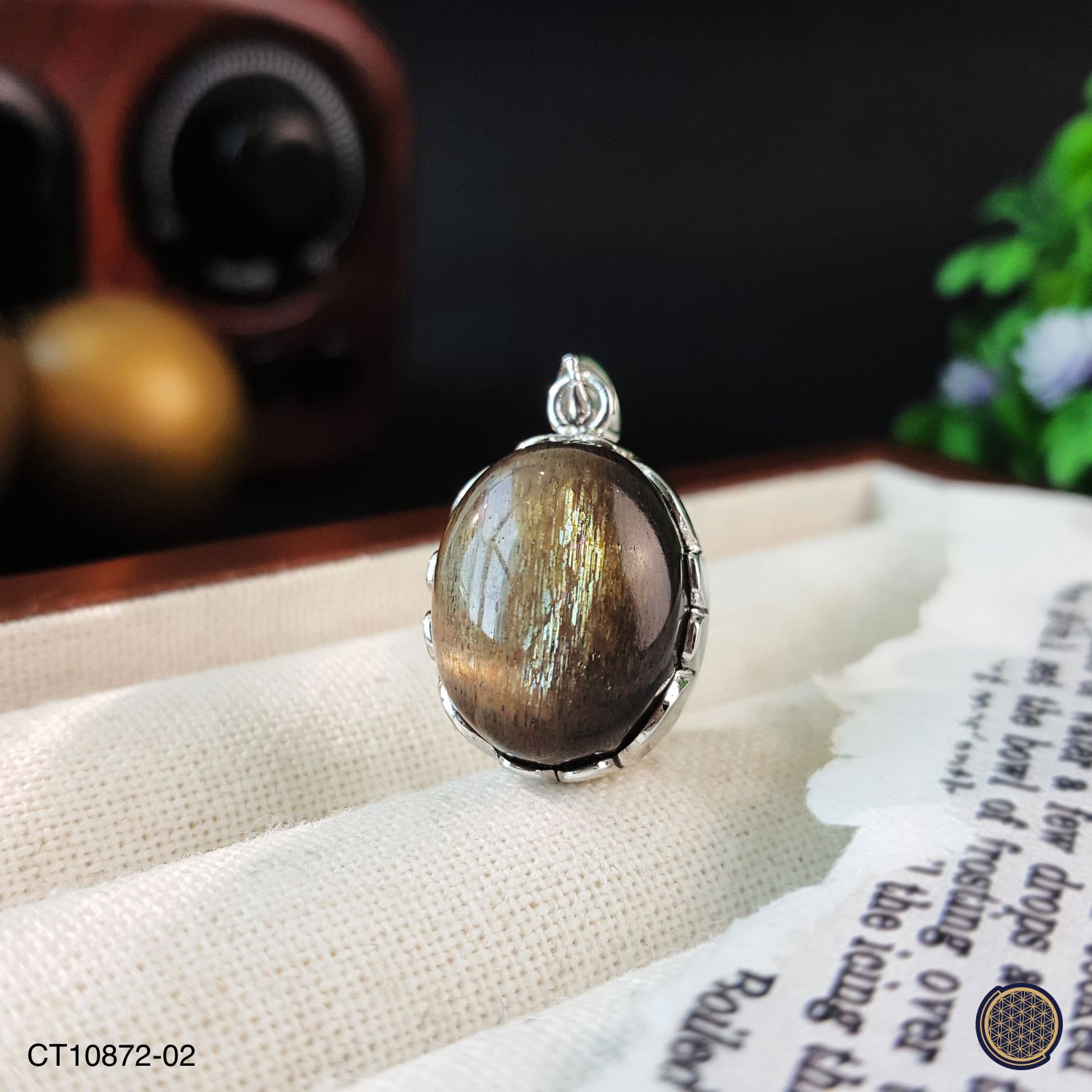 14mm x 25mm 高级黑骨干太阳石纯银吊坠
