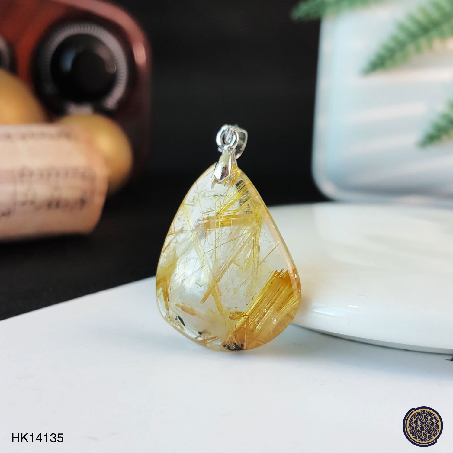 20mm x 34mm 金钛晶吊坠