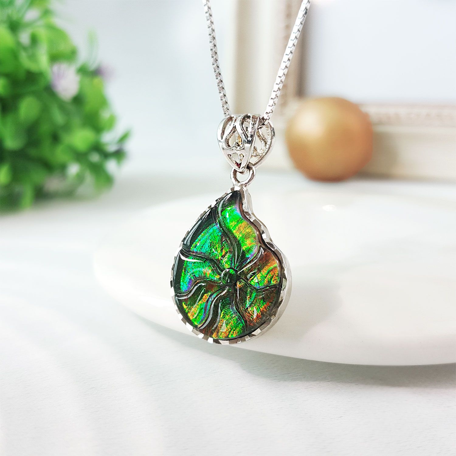 14mm x 18mm 加拿大斑彩整片式螺形吊坠 (925镶嵌)