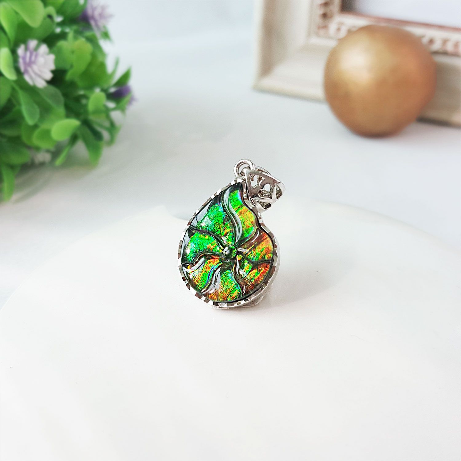 14mm x 18mm 加拿大斑彩整片式螺形吊坠 (925镶嵌)