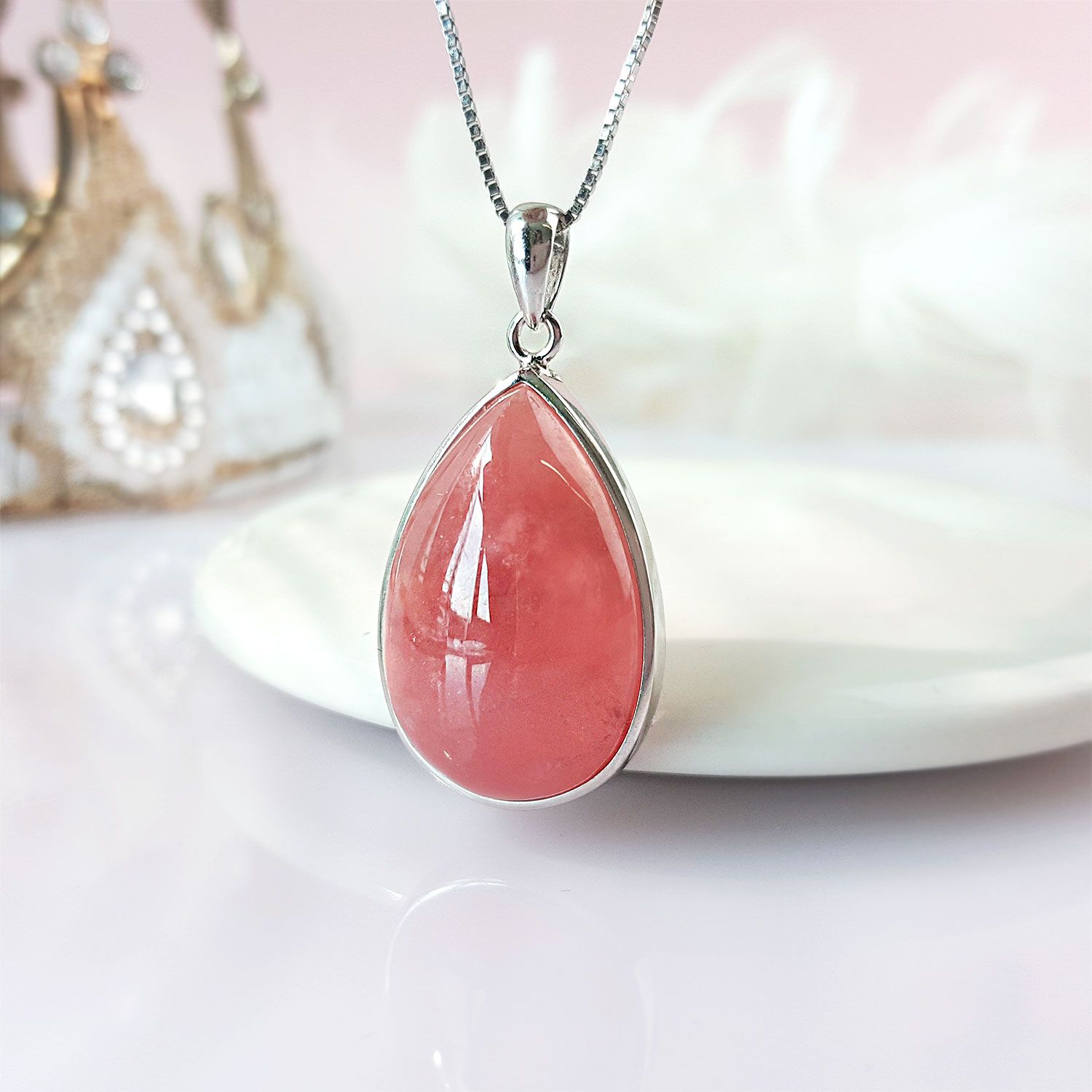 18mm x 35mm 顶级阿根廷红纹石水滴形吊坠