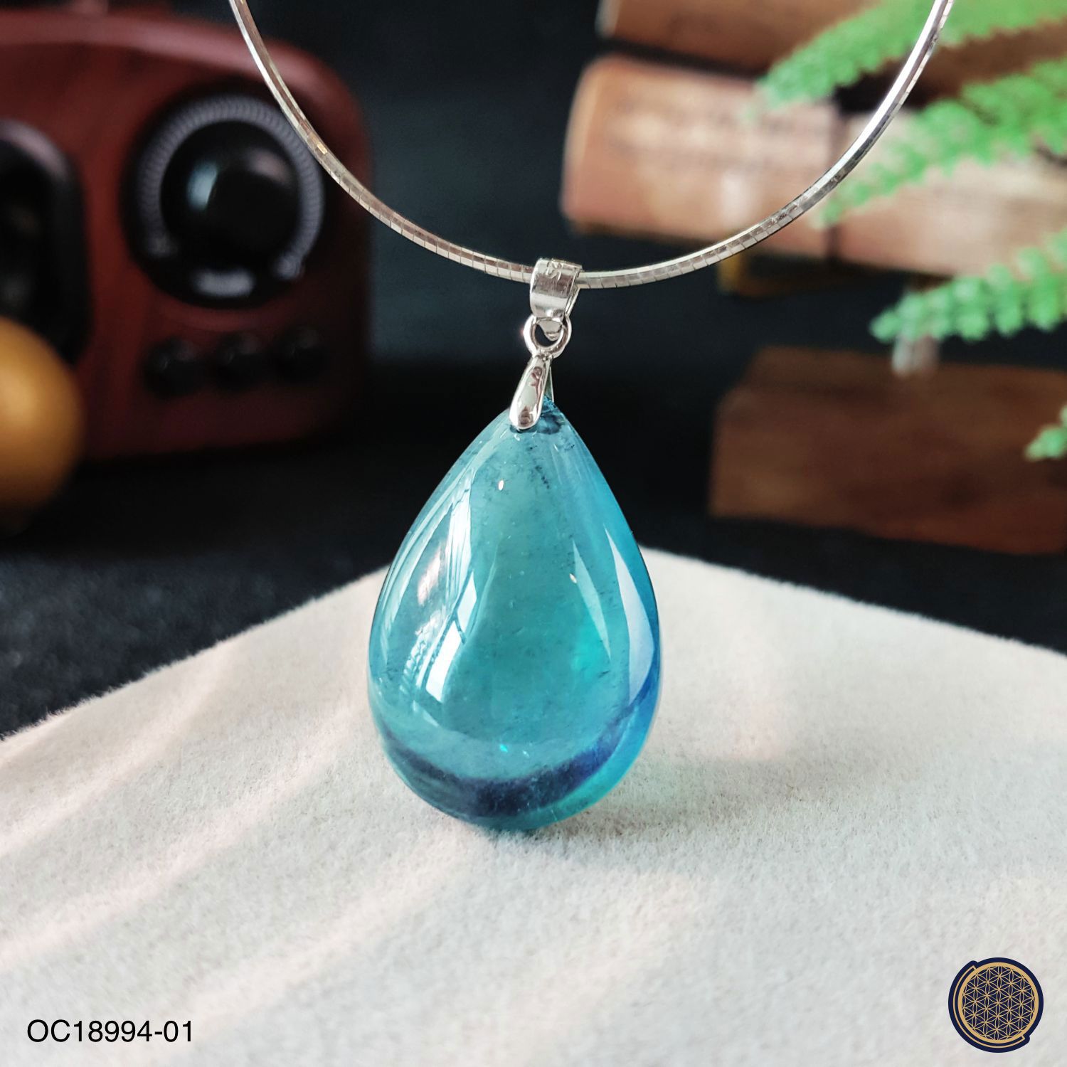 顶级魔鬼海蓝宝水滴形纯银吊坠