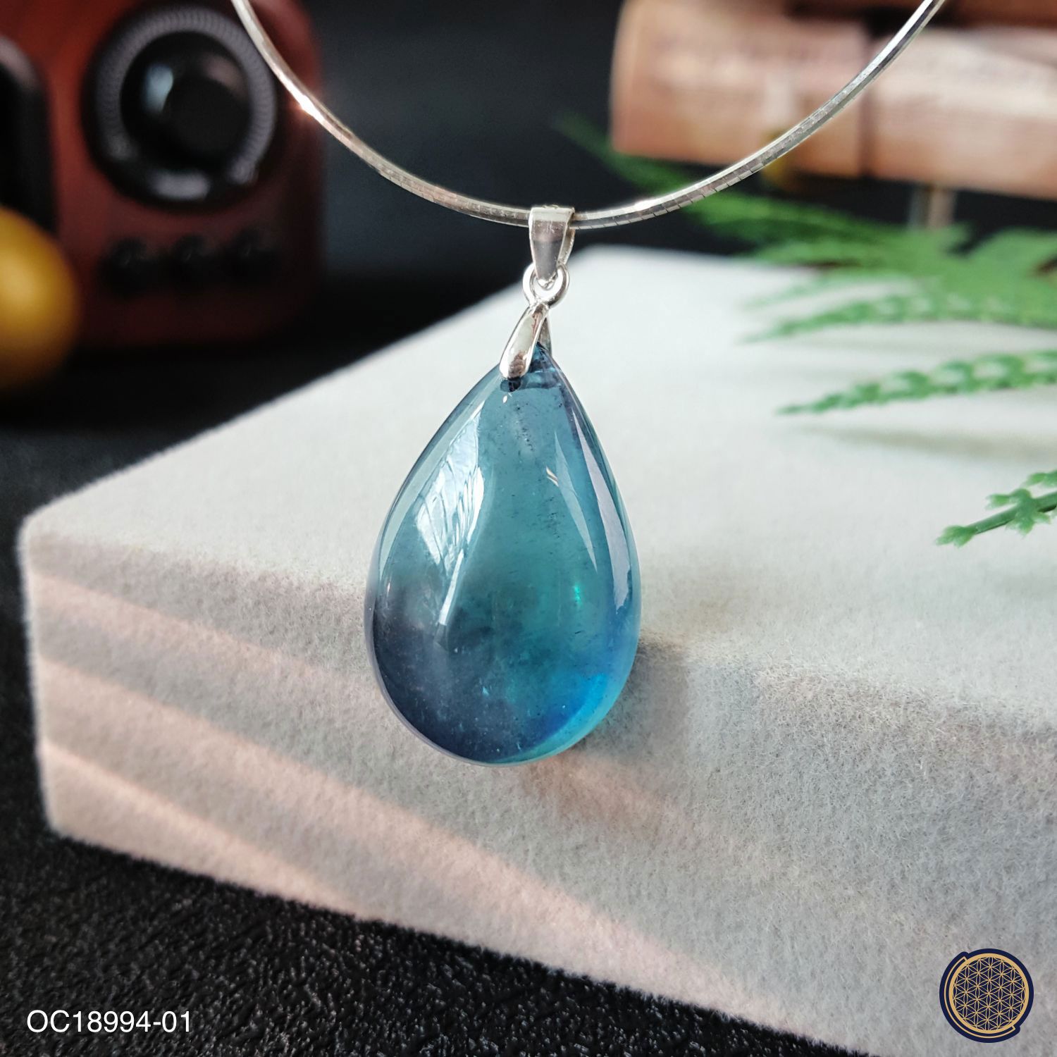 顶级魔鬼海蓝宝水滴形纯银吊坠