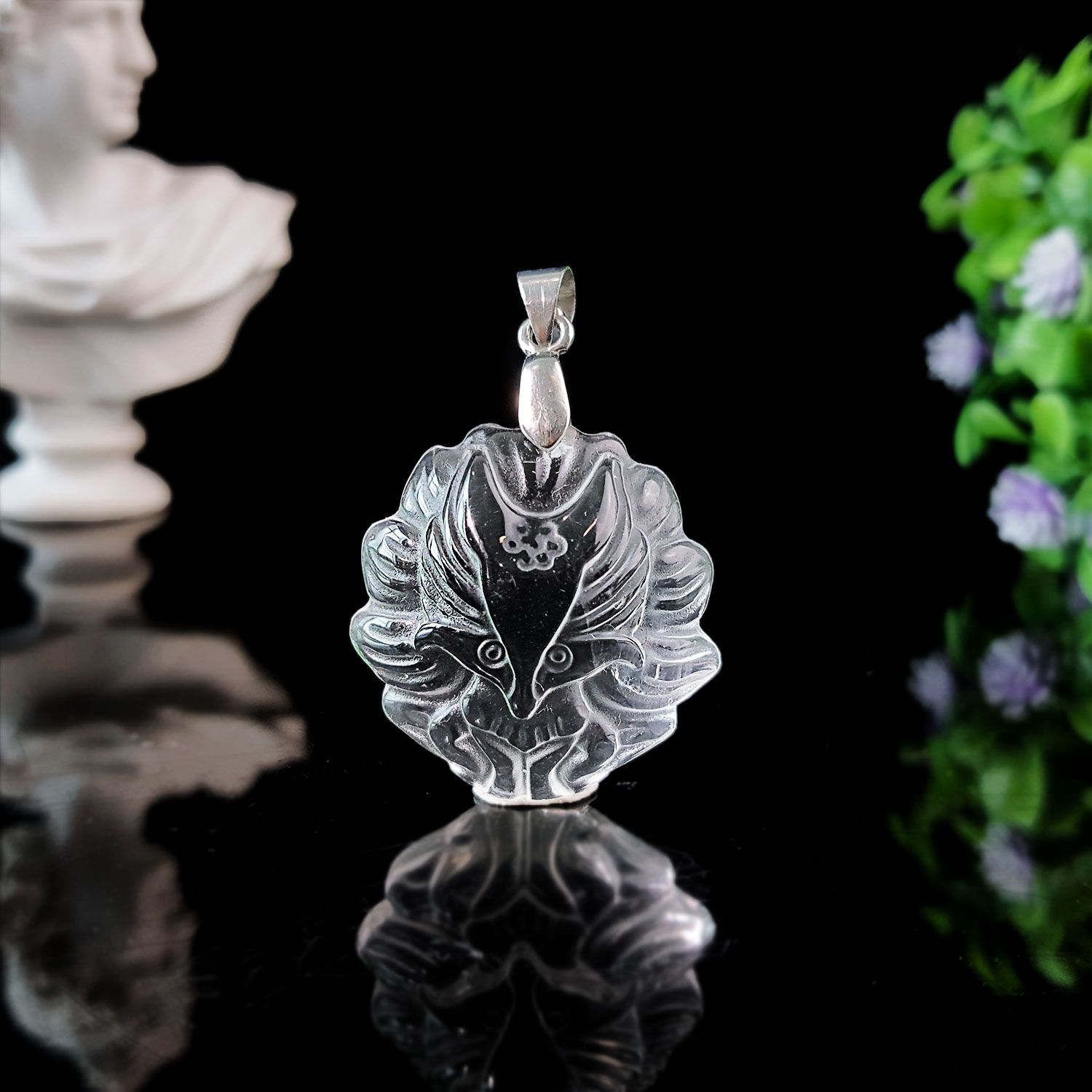 23mm x 25mm 白水晶九尾狐仙圆形吊坠