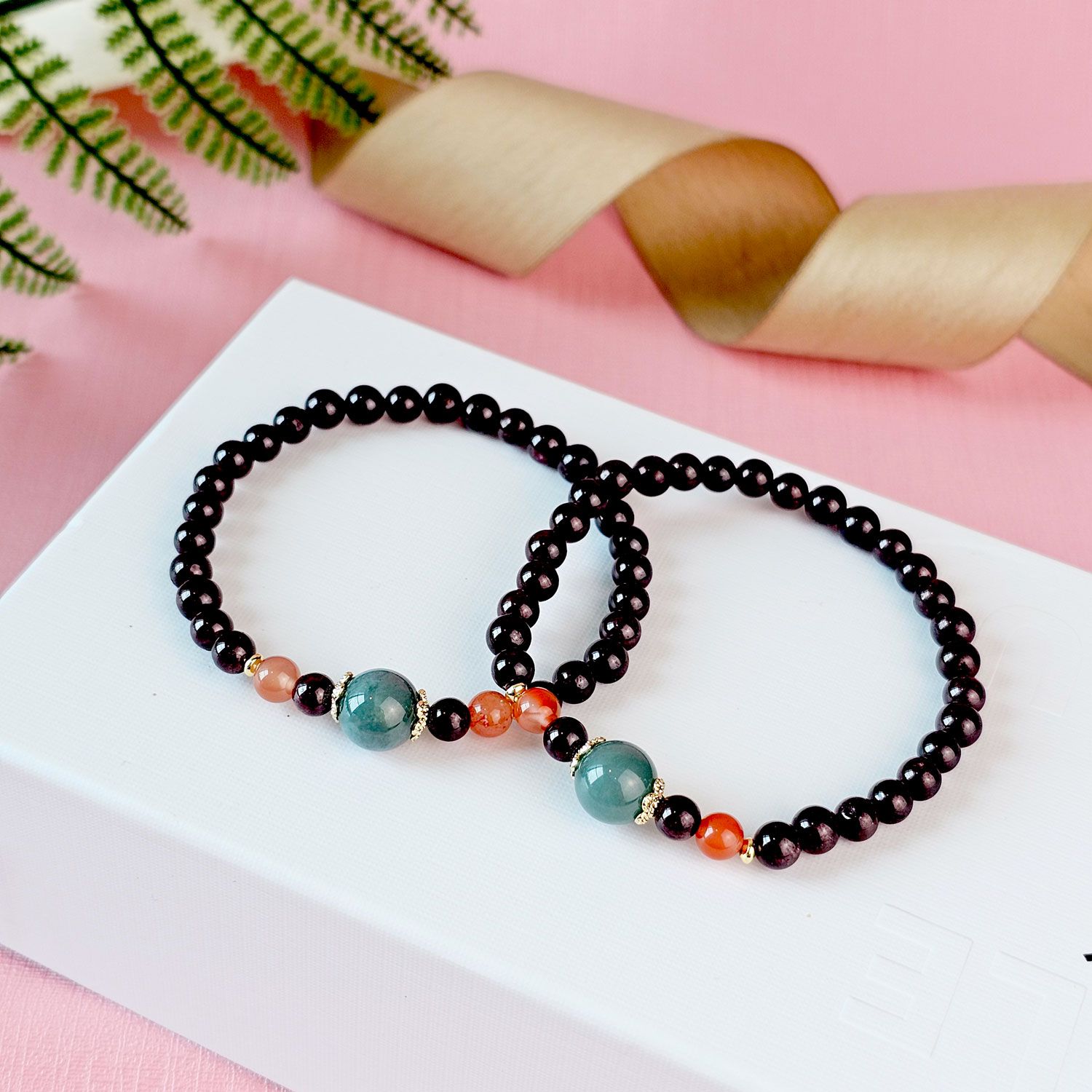 5mm 红石榴搭配危地马拉蓝水翡翠设计款手链