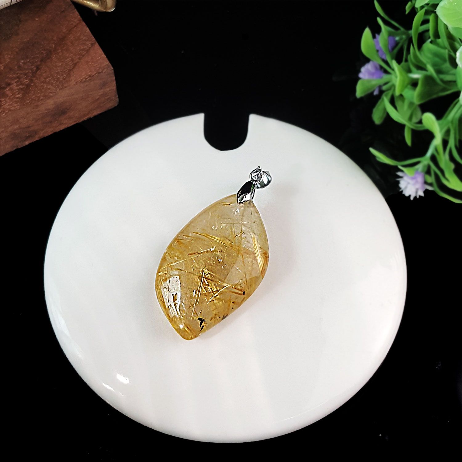 20mm x 34mm 金钛晶吊坠